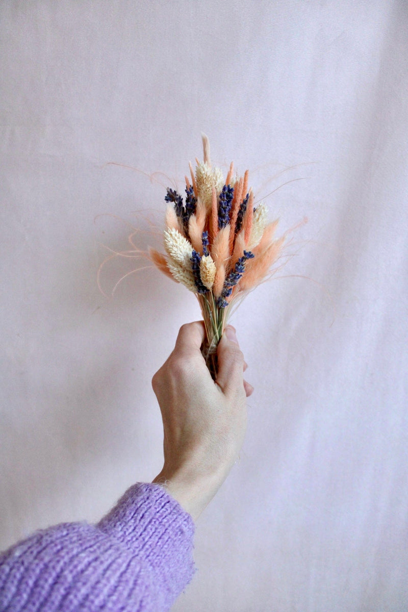 Vasenglück Trockenblumen Kleiner Trockenblumenstrauss „Lavendel-Liebe“ | Apricot & Creme