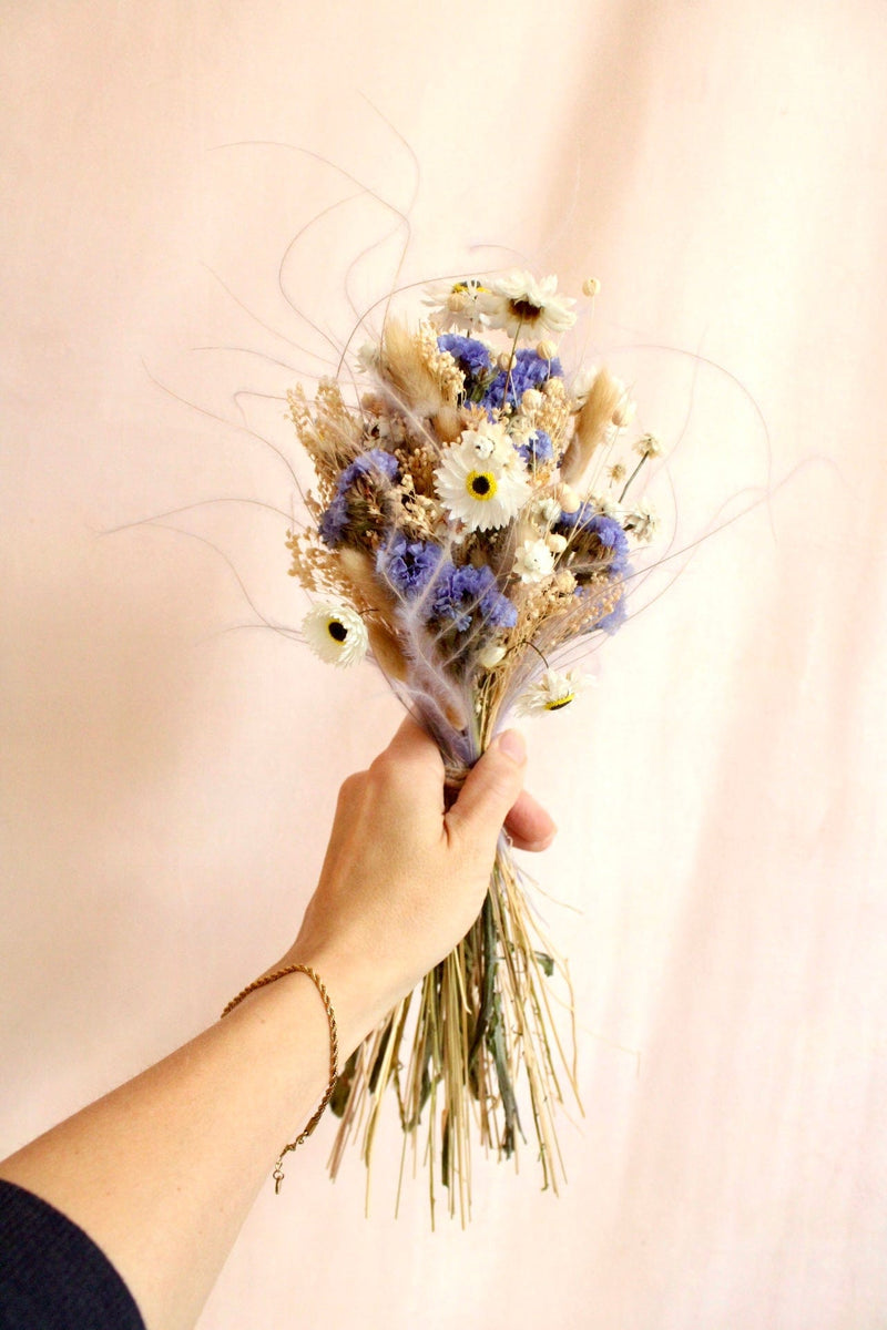 Vasenglück Trockenblumen Kleiner Trockenblumenstrauss „Strandflieder-Liebe“ | Blau & Weiss