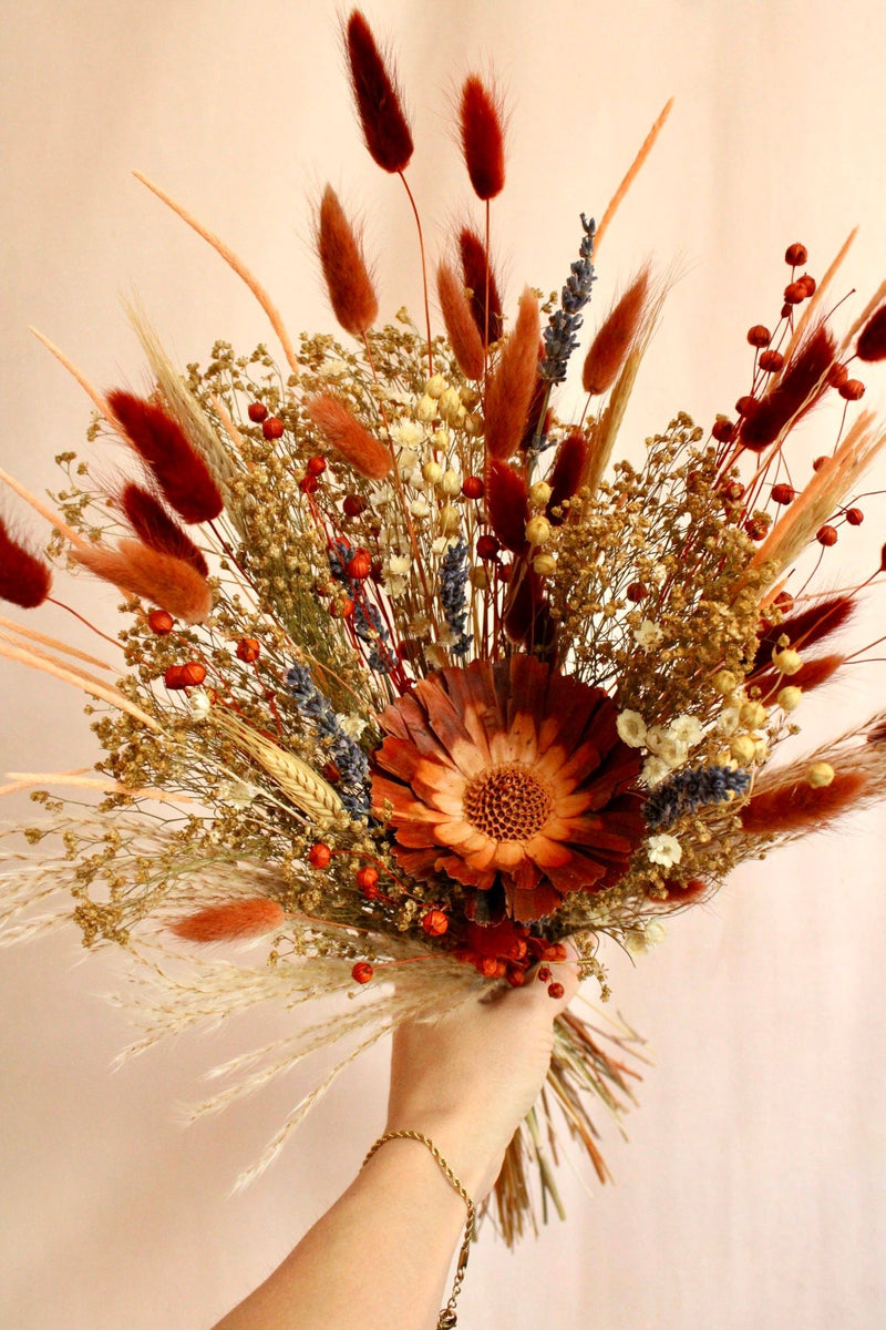 Vasenglück Trockenblumen Trockenblumenstrauss „No. 102“ mit Protea und Lavendel