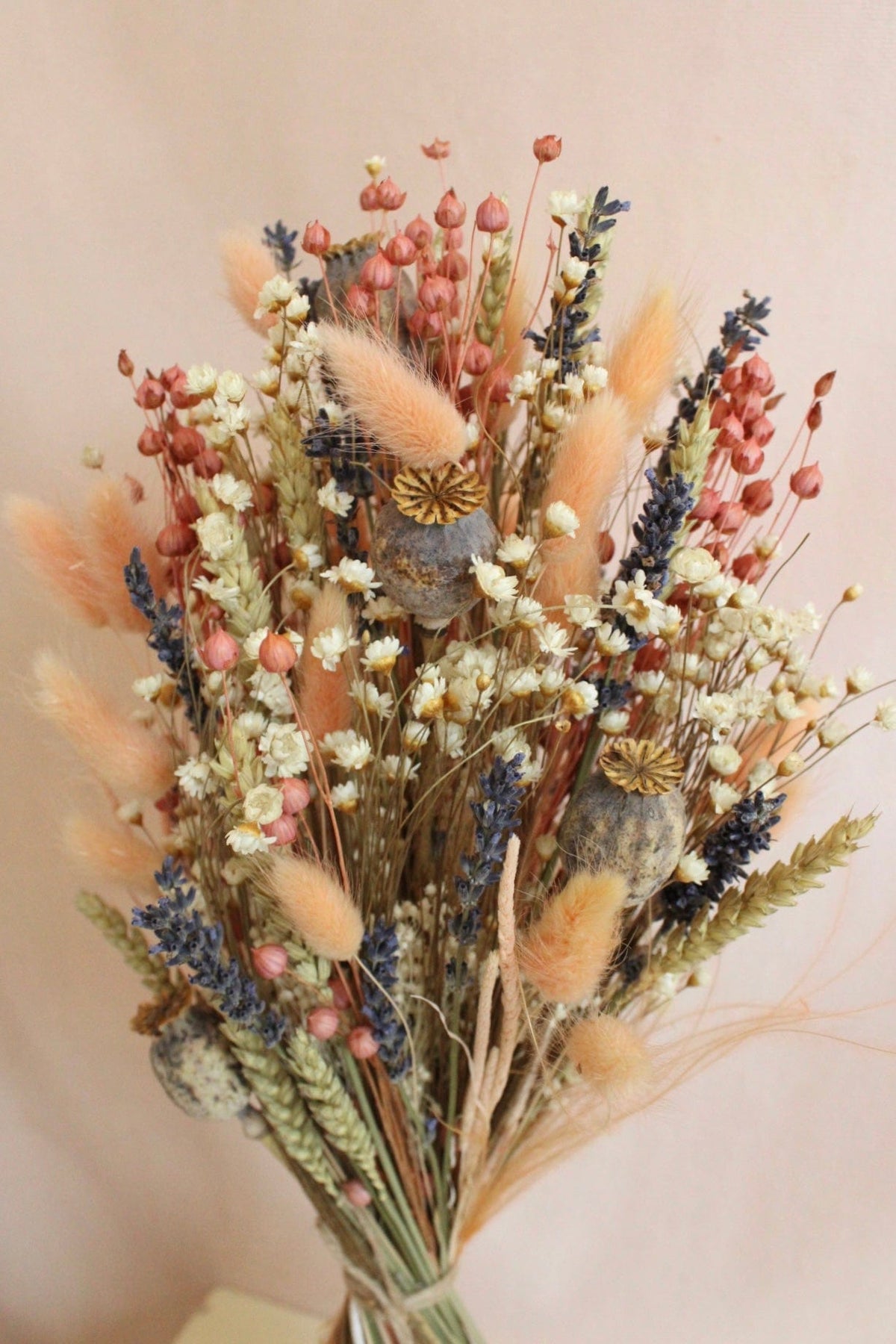 Vasenglück Trockenblumen Trockenblumenstrauss „No. 92“ in Apricot & Creme mit Lavendel & Glixia