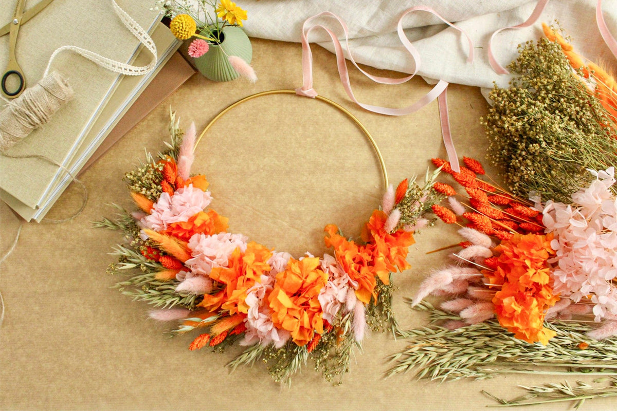 Flower Hoop basteln – Trendiger Trockenblumenkranz für Tür & Wand