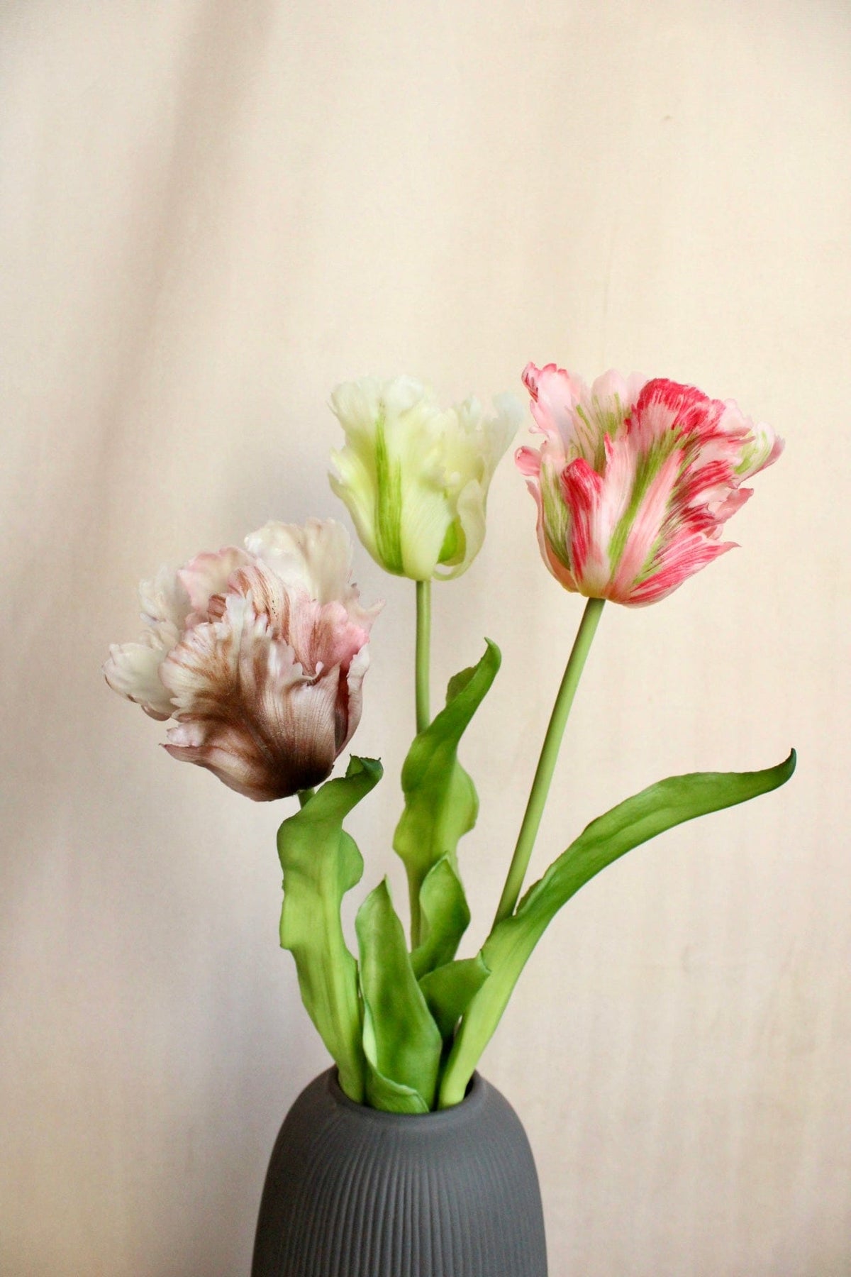 Vasenglück Seidenblume Kunstblume Papageien Tulpe | Weiß Beere Mix