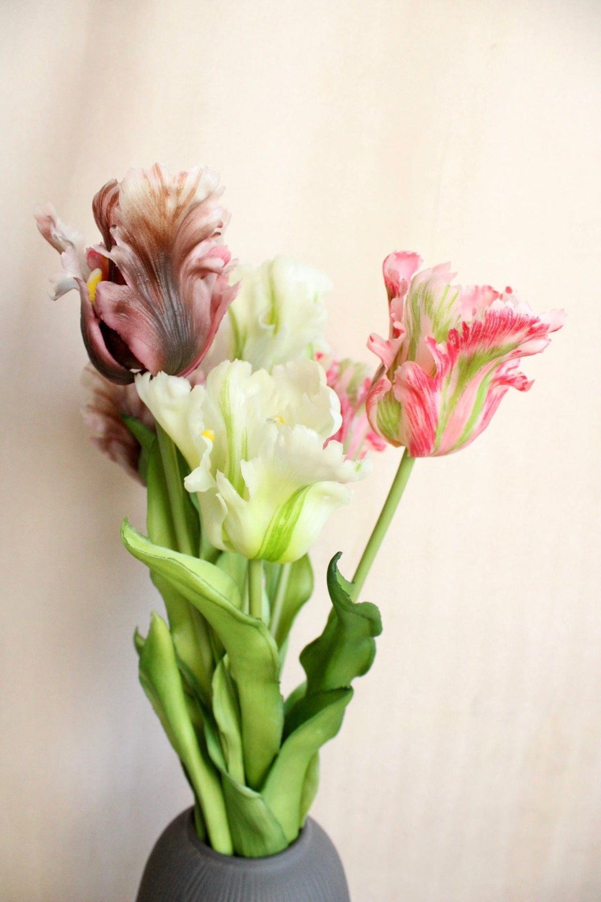 Vasenglück Seidenblume Kunstblume Papageien Tulpe | Weiß Beere Mix