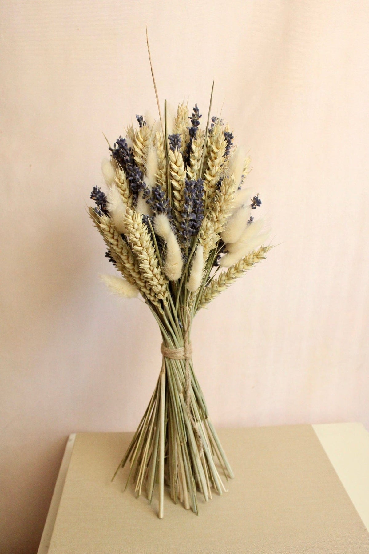 Vasenglück Trockenblumen Trockenblumenstrauss „No. 108“ mit Lavendel und Gerste oder Weizen