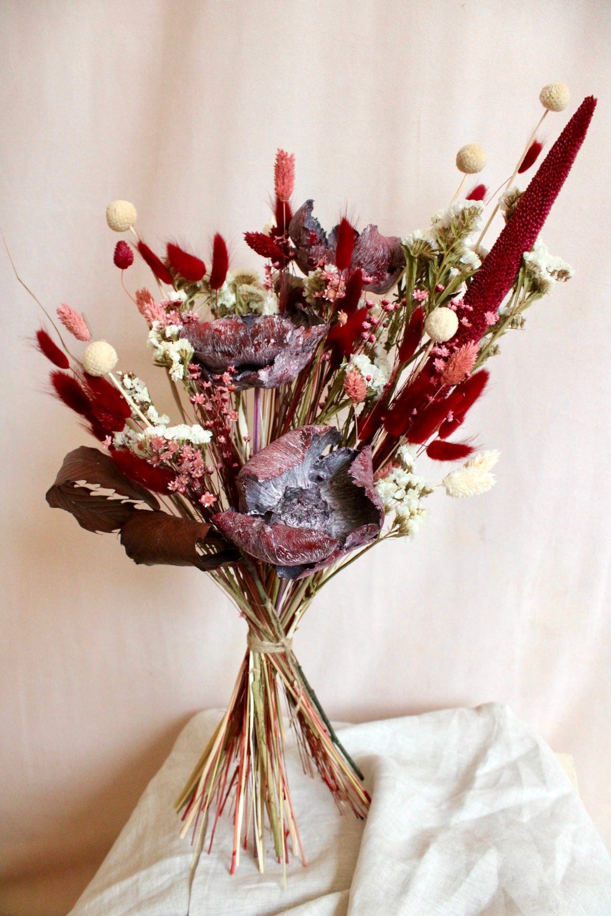 Vasenglück Trockenblumen Trockenblumenstrauss „No. 109“ in Dunkelrot, Rosa & Cremeweiss