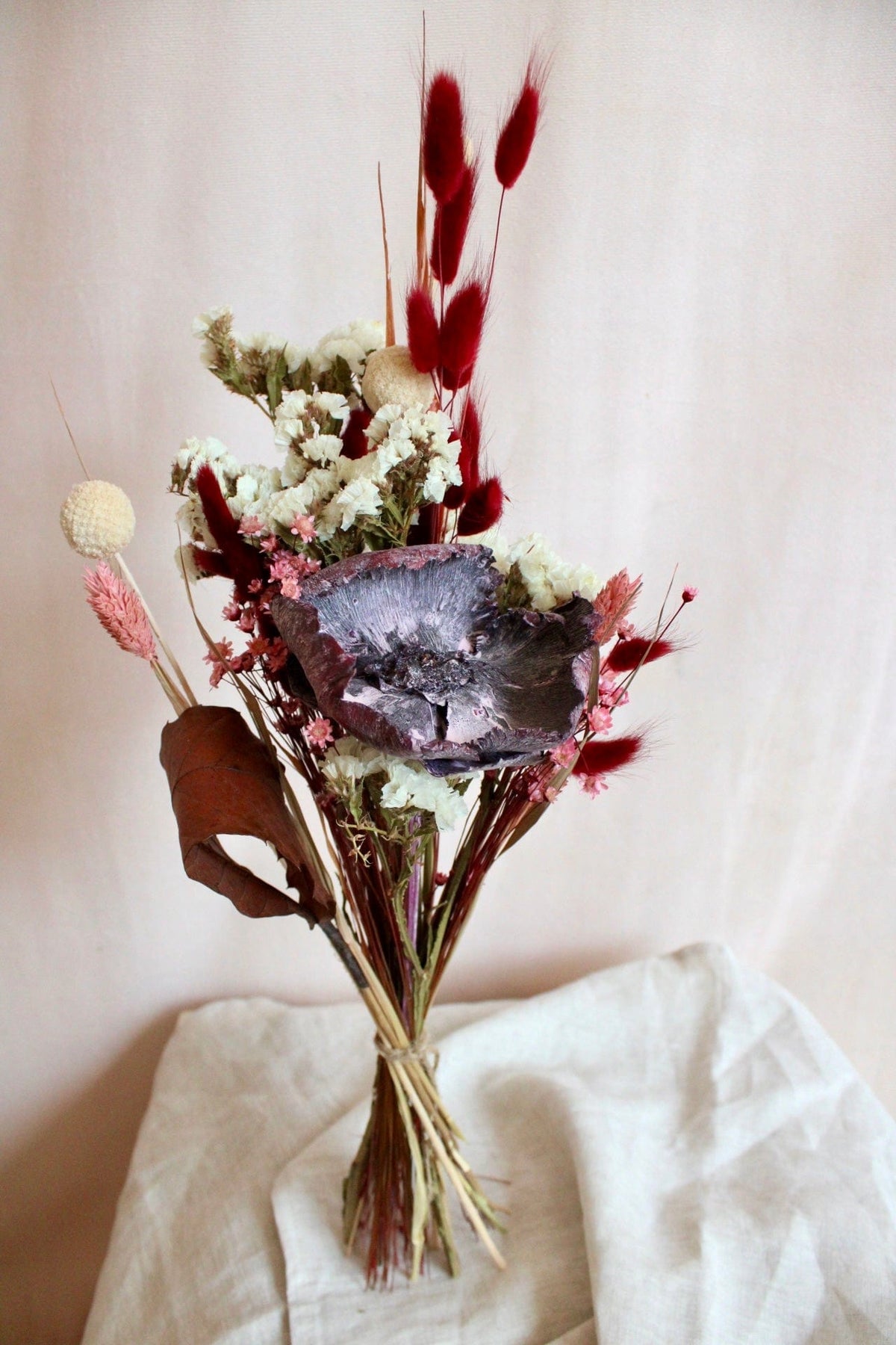 Vasenglück Trockenblumen Trockenblumenstrauss „No. 109“ in Dunkelrot, Rosa & Cremeweiss