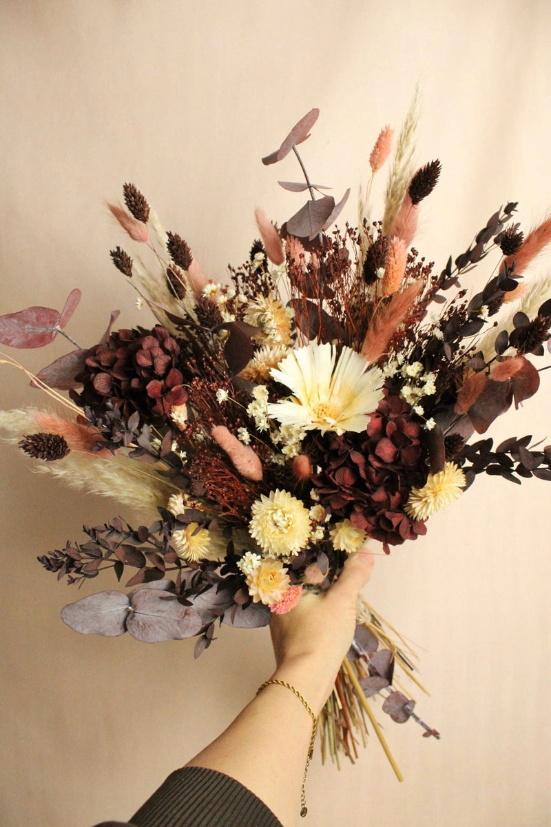 Vasenglück Trockenblumen Trockenblumenstrauss „No. 110“ in Dunkelrot & Creme mit Hortensie & Eukalyptus