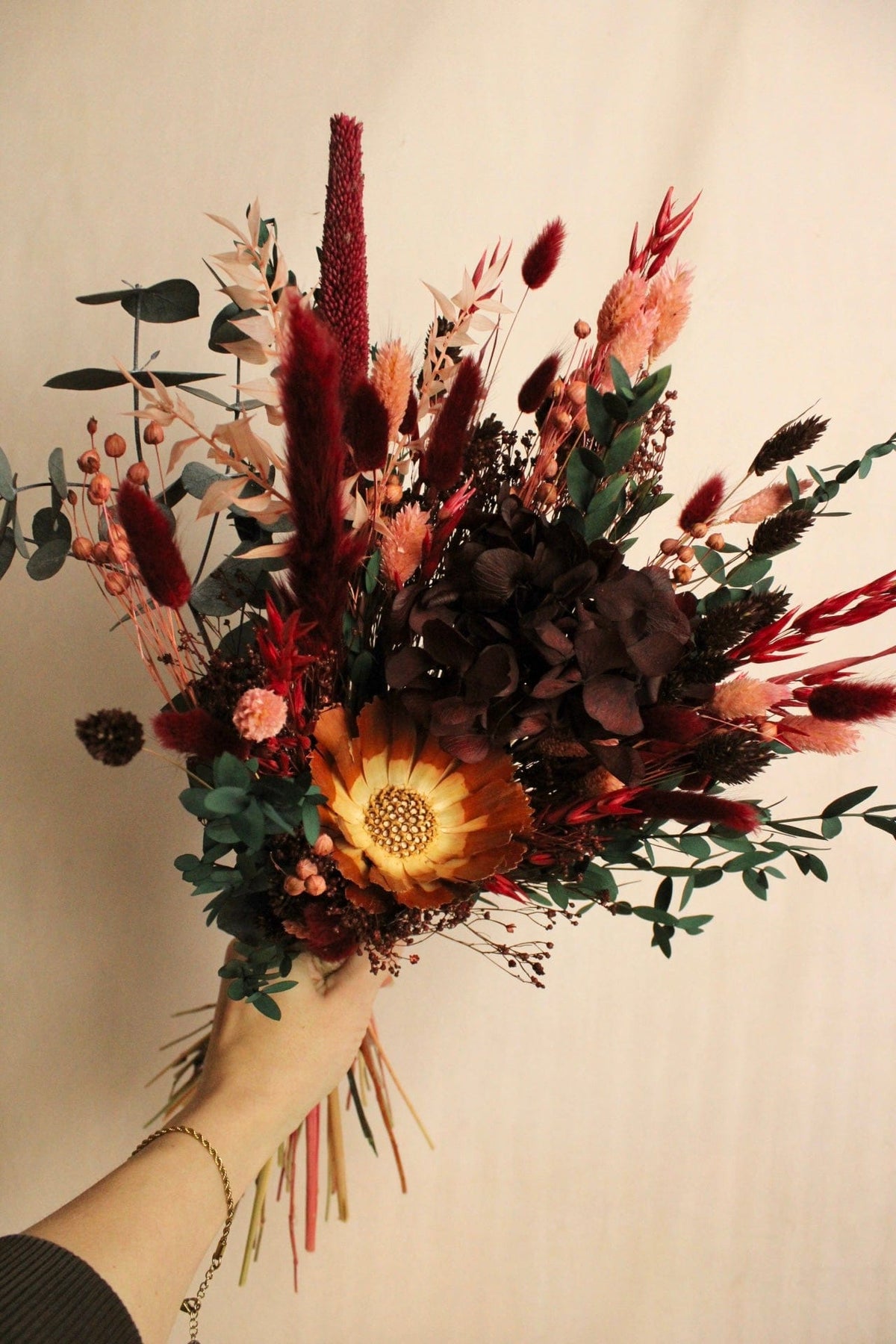 Vasenglück Trockenblumen Trockenblumenstrauss „No. 111“ in Dunkelrot & Rosa mit Hortensie & Eukalyptus