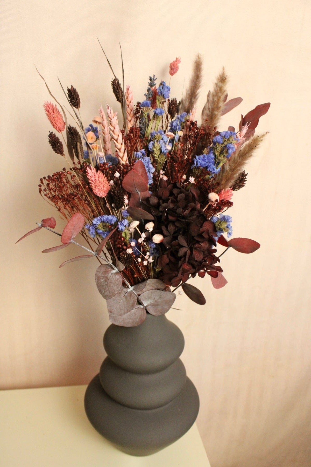 Vasenglück Trockenblumen Trockenblumenstrauss „No. 113“ in Dunkelrot & Rosa mit Strandflieder & Hortensie