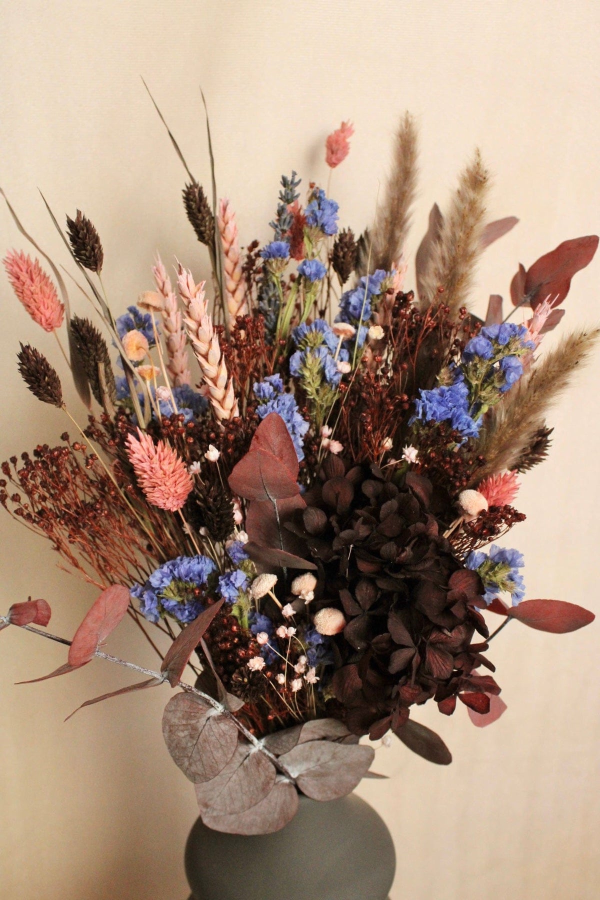 Vasenglück Trockenblumen Trockenblumenstrauss „No. 113“ in Dunkelrot & Rosa mit Strandflieder & Hortensie