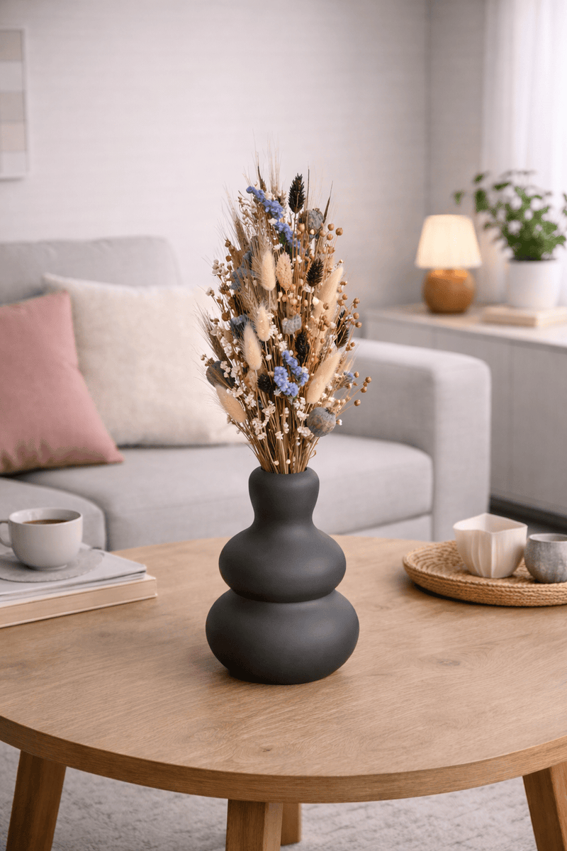 Vasenglück Trockenblumen Trockenblumenstrauss „No. 114“ in Apricot & Blau mit Mohn & Strandflieder