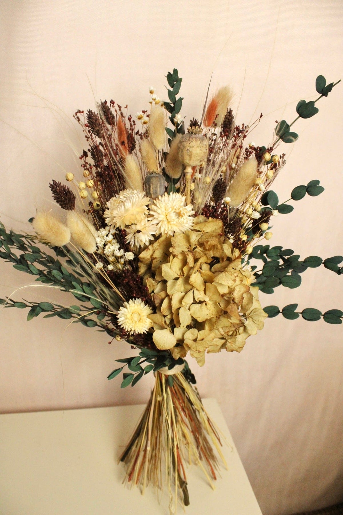 Vasenglück Trockenblumen Trockenblumenstrauss „No. 116“ in Braun & Creme mit Eukalyptus & Hortensie