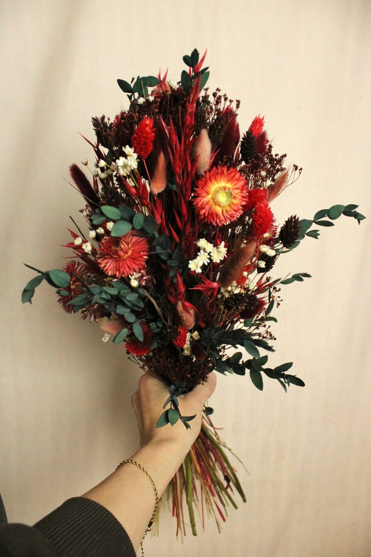 Vasenglück Trockenblumen Trockenblumenstrauss „No. 117“ in Rot & Braun mit Eukalyptus & Strohblumen