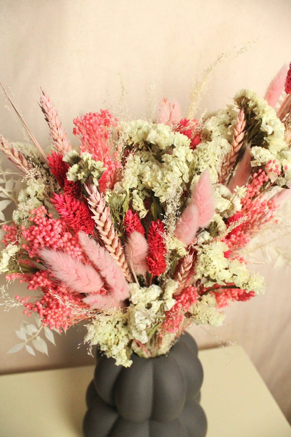 Vasenglück Trockenblumen Trockenblumenstrauss „No. 118“ in Pink & Weiß mit Strandflieder & Lagurus