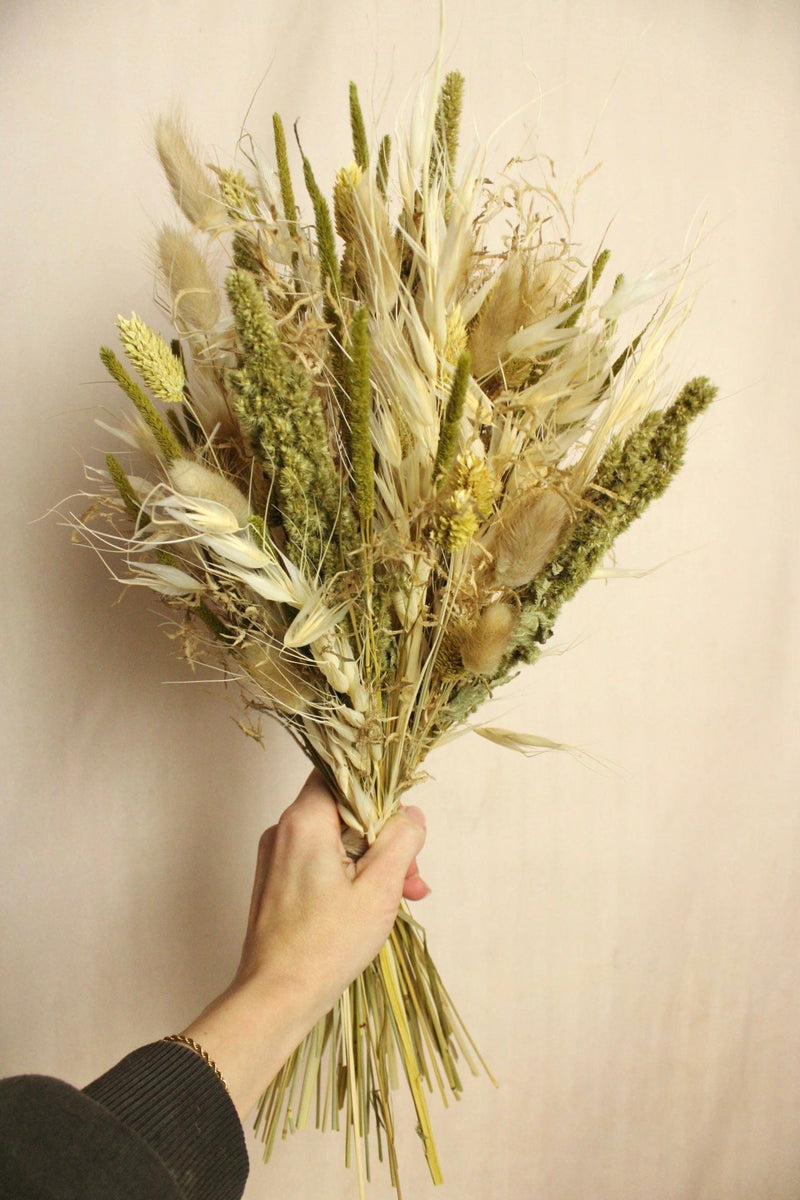 Vasenglück Trockenblumen Trockenblumenstrauss „No. 119“ in Grün, Gelb & Cremeweiß mit Hirse & Hafer