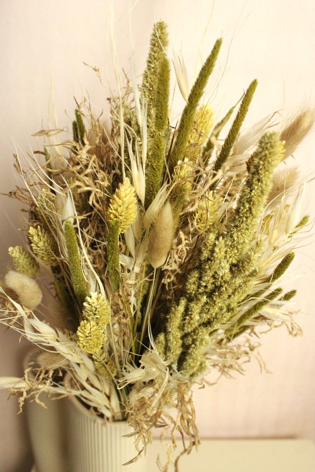 Vasenglück Trockenblumen Trockenblumenstrauss „No. 119“ in Grün, Gelb & Cremeweiß mit Hirse & Hafer