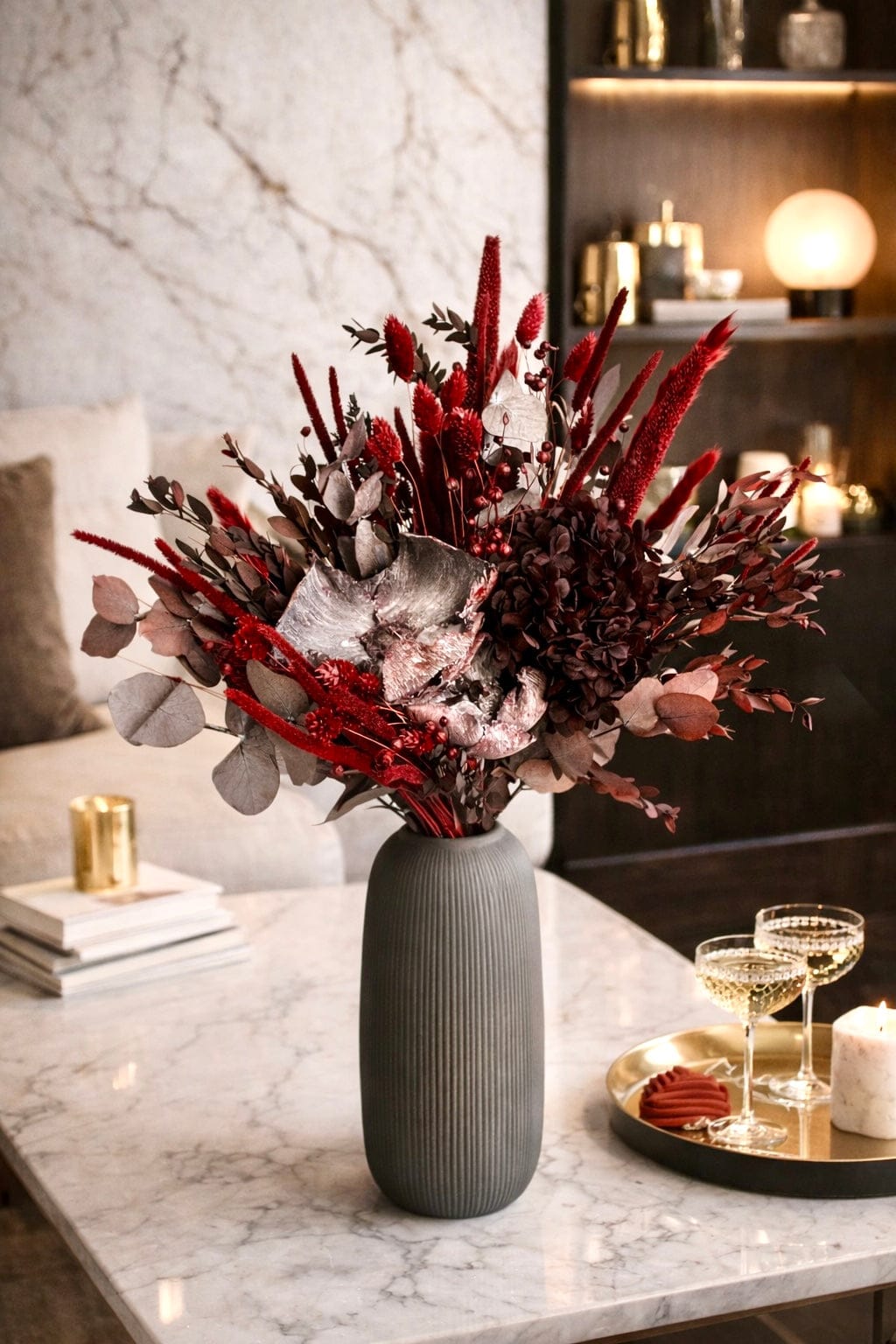 Vasenglück Trockenblumen Trockenblumenstrauss „No. 120“ in Dunkelrot mit Hortensie & Eukalyptus