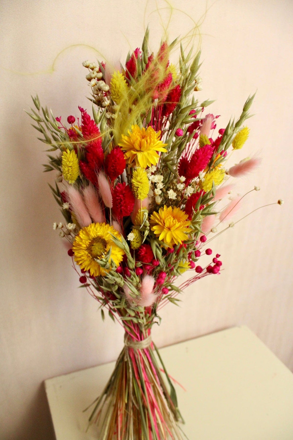 Vasenglück Trockenblumen Trockenblumenstrauss „No. 124“ in Pink & Gelb mit Strohblumen