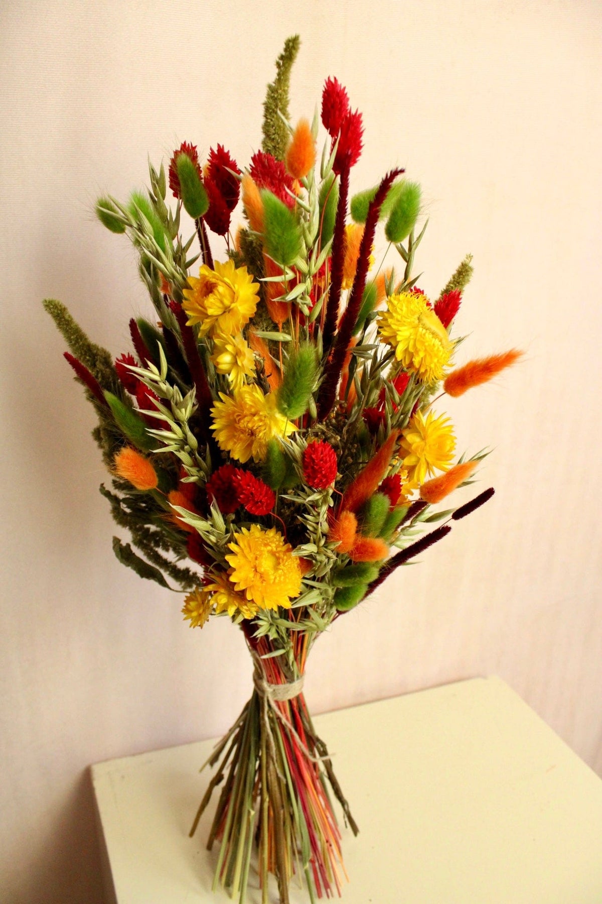 Vasenglück Trockenblumen Trockenblumenstrauss „No. 125“ in Gelb, Grün & Orange mit Strohblumen