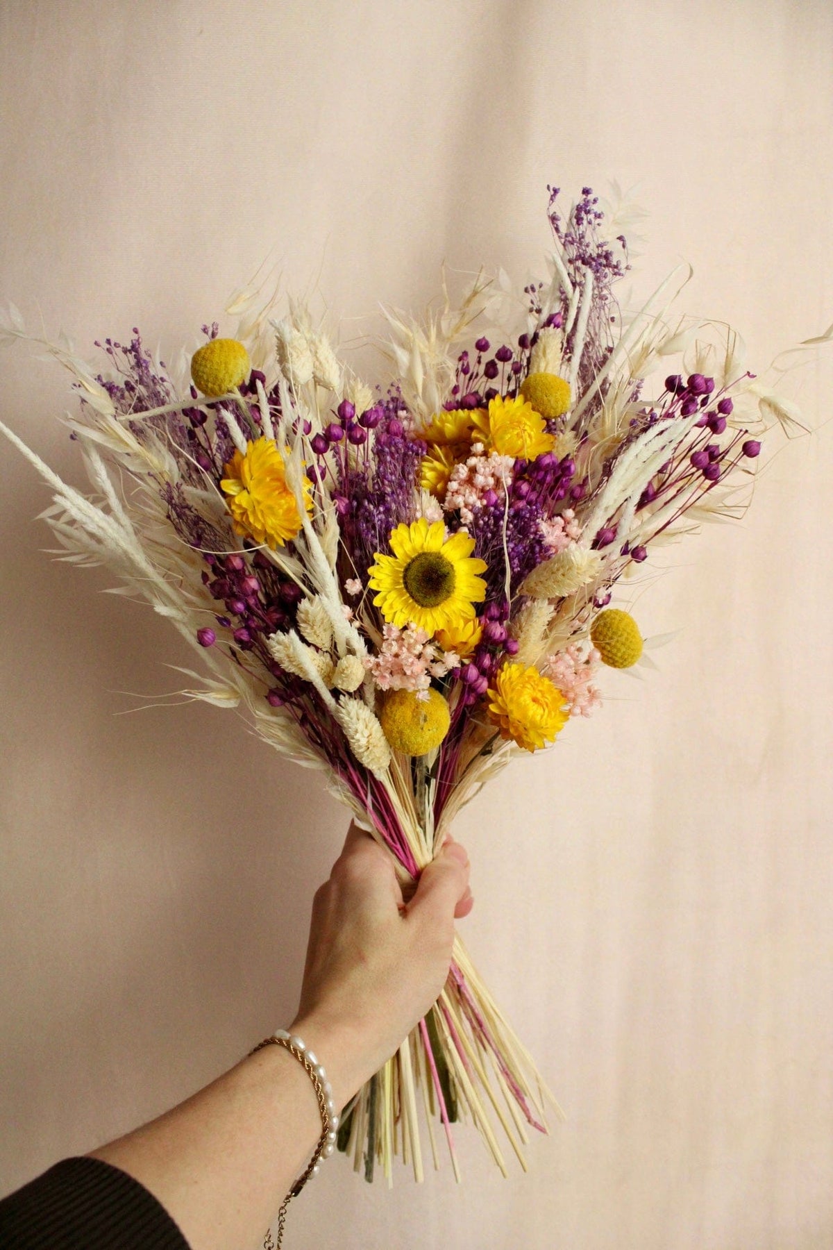 Vasenglück Trockenblumen Trockenblumenstrauss „No. 127“ in Gelb & Lila mit Strohblumen