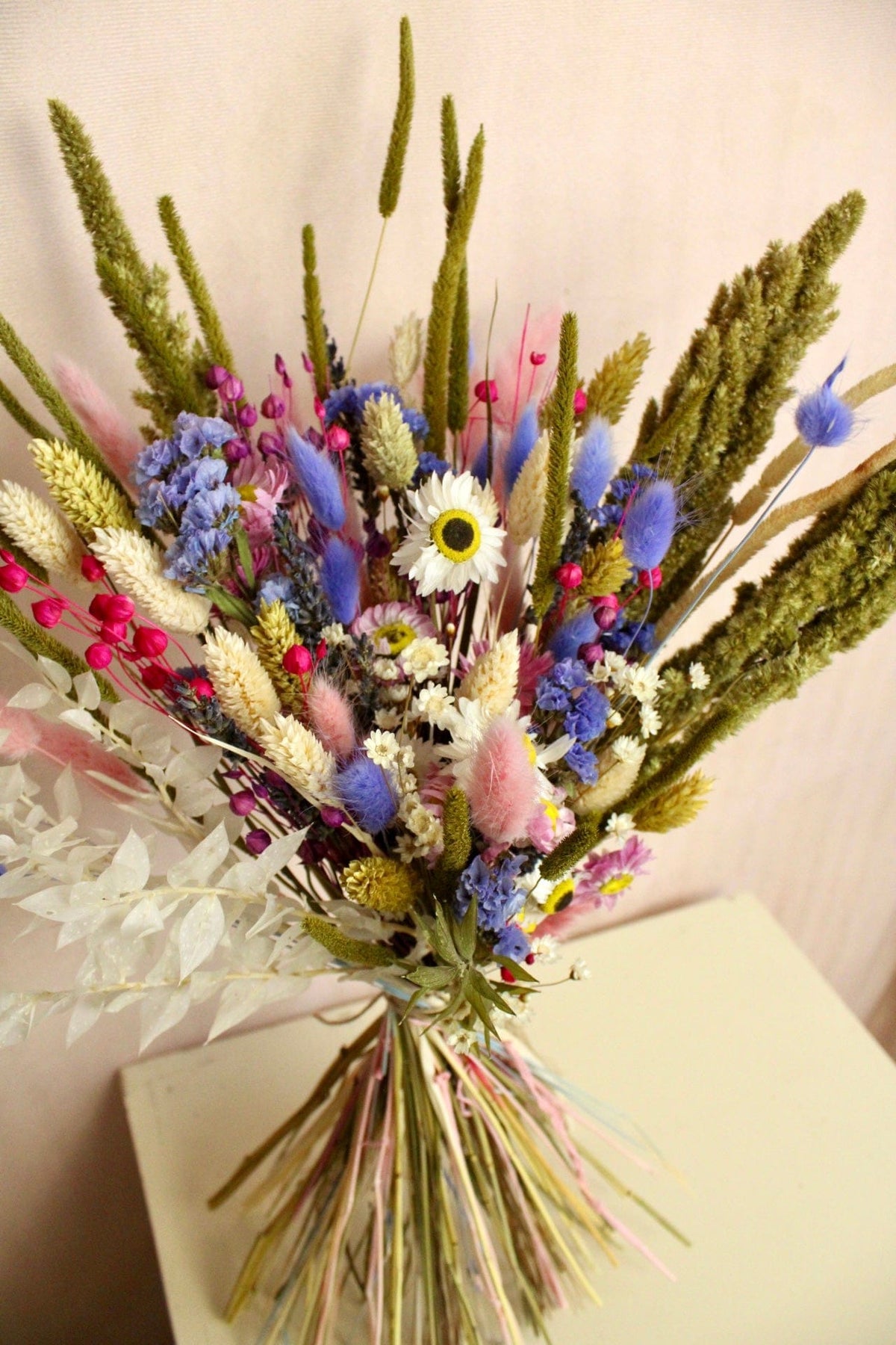 Vasenglück Trockenblumen Trockenblumenstrauss „No. 129“ Grün & Lila mit Wiesenblumen