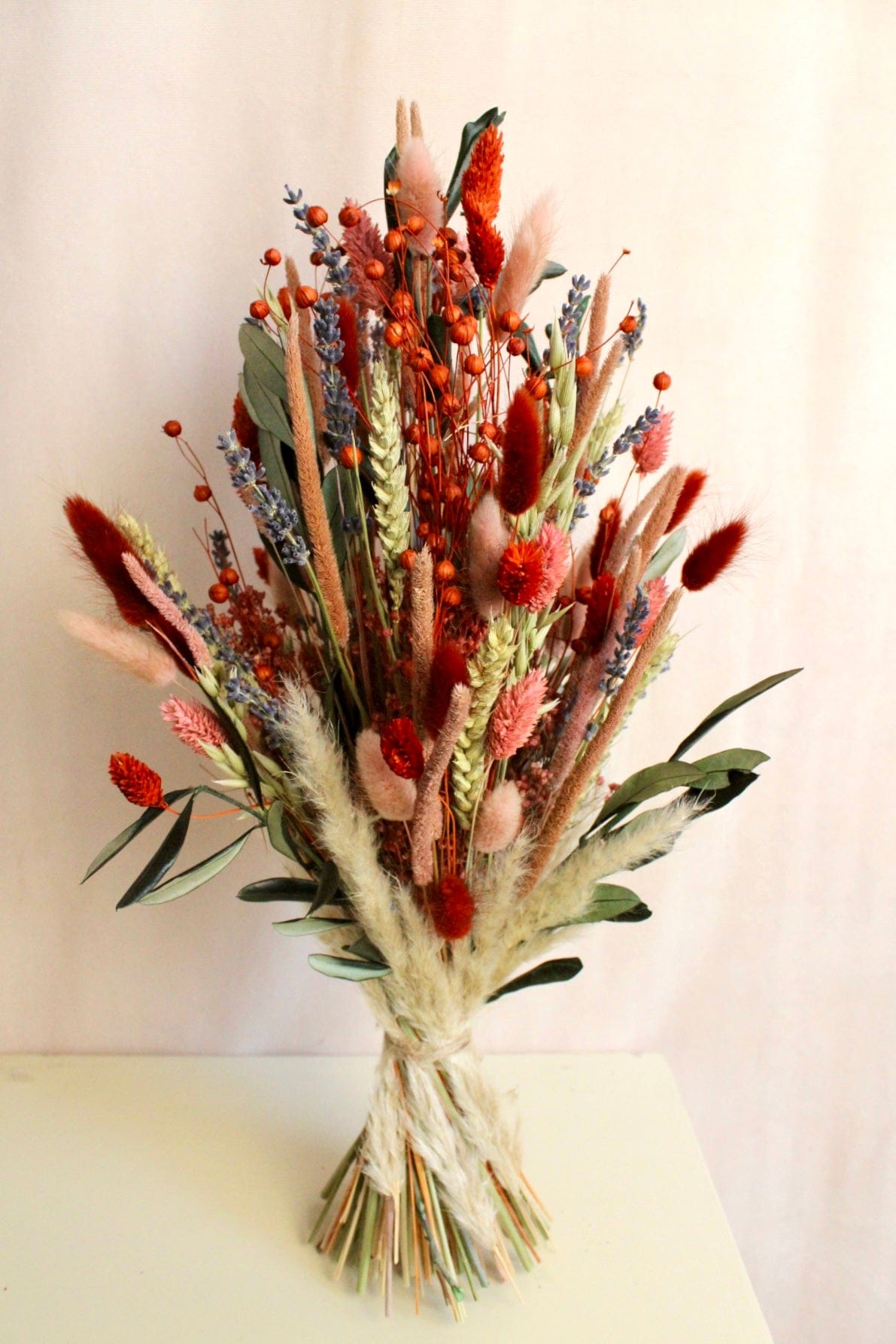 Vasenglück Trockenblumen Trockenblumenstrauss „No. 135“ in Orange und Rosa mit Pampasgras