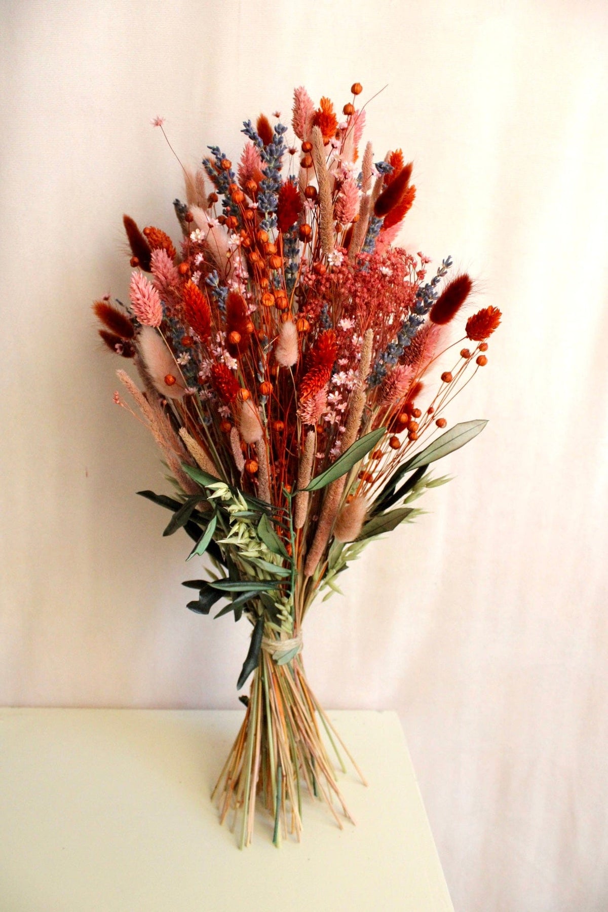 Vasenglück Trockenblumen Trockenblumenstrauss „No. 136“ in Orange und Rosa mit Lavendel