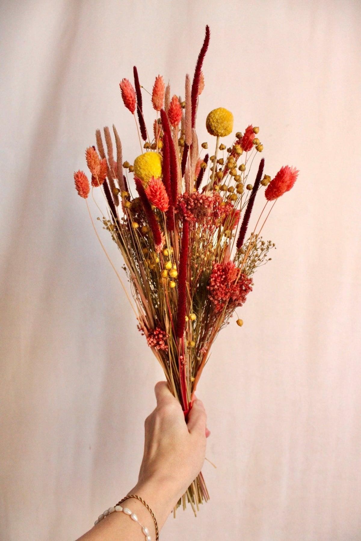 Vasenglück Trockenblumen Trockenblumenstrauss „No. 137“ in Rosa und Gelb mit Craspedia