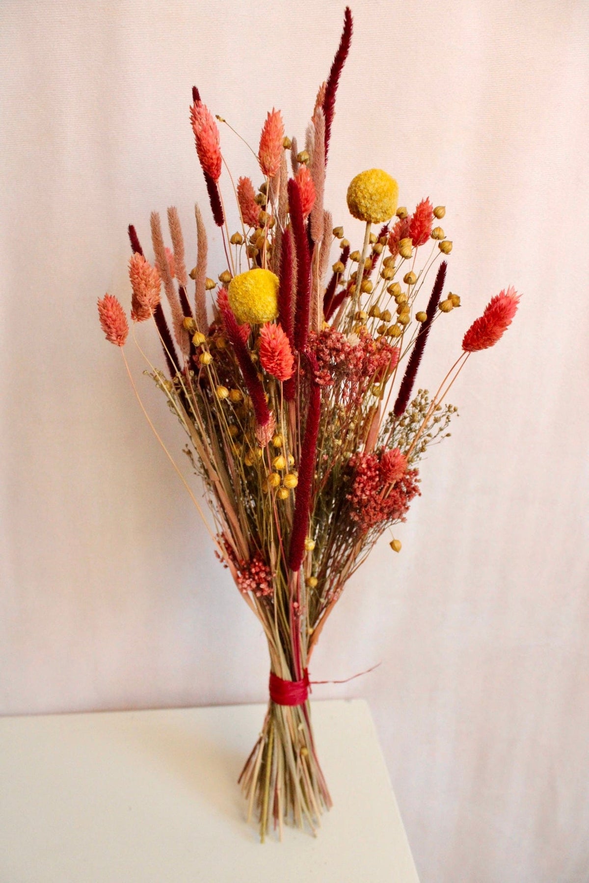 Vasenglück Trockenblumen Trockenblumenstrauss „No. 137“ in Rosa und Gelb mit Craspedia