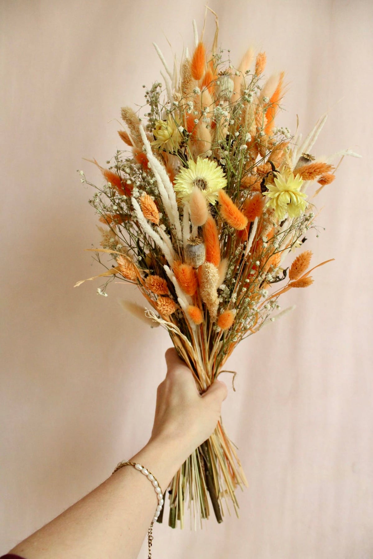 Vasenglück Trockenblumen Trockenblumenstrauss „No. 138“ in Orange & Gelb mit Schleierkraut