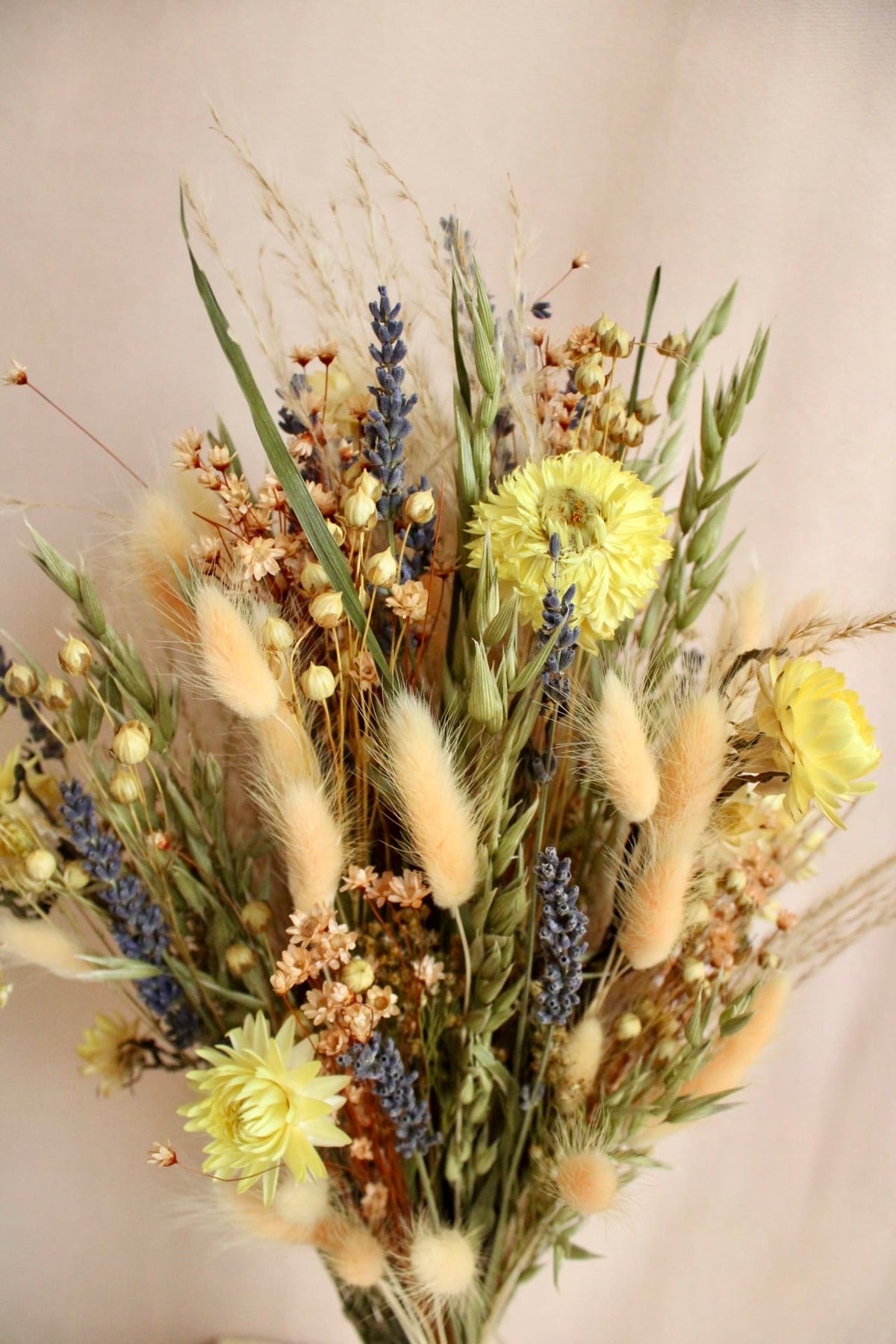 Vasenglück Trockenblumen Trockenblumenstrauss „No. 139“ in Apricot & Gelb mit Strohblumen