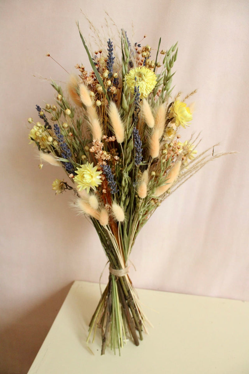 Vasenglück Trockenblumen Trockenblumenstrauss „No. 139“ in Apricot & Gelb mit Strohblumen