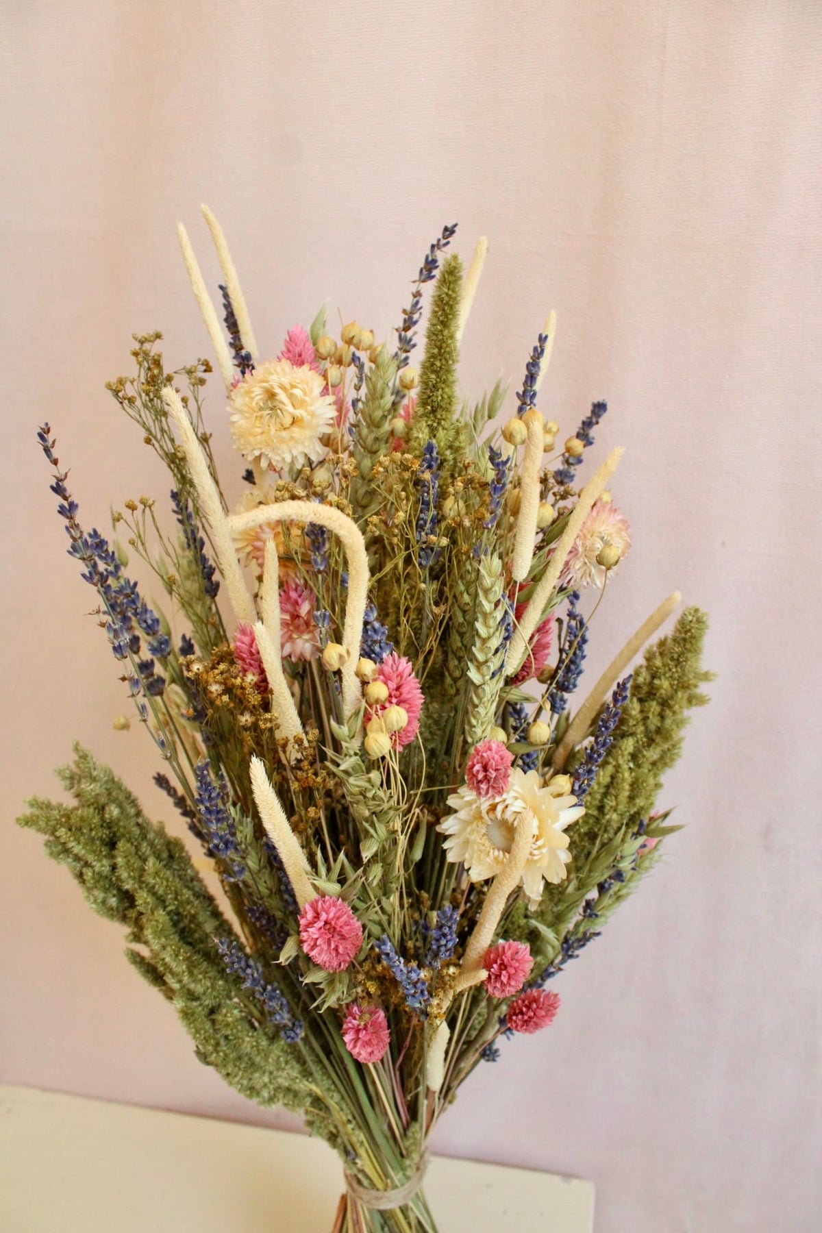Vasenglück Trockenblumen Trockenblumenstrauss „No. 140“ in Rosa & Creme mit Lavendel & Strohblumen