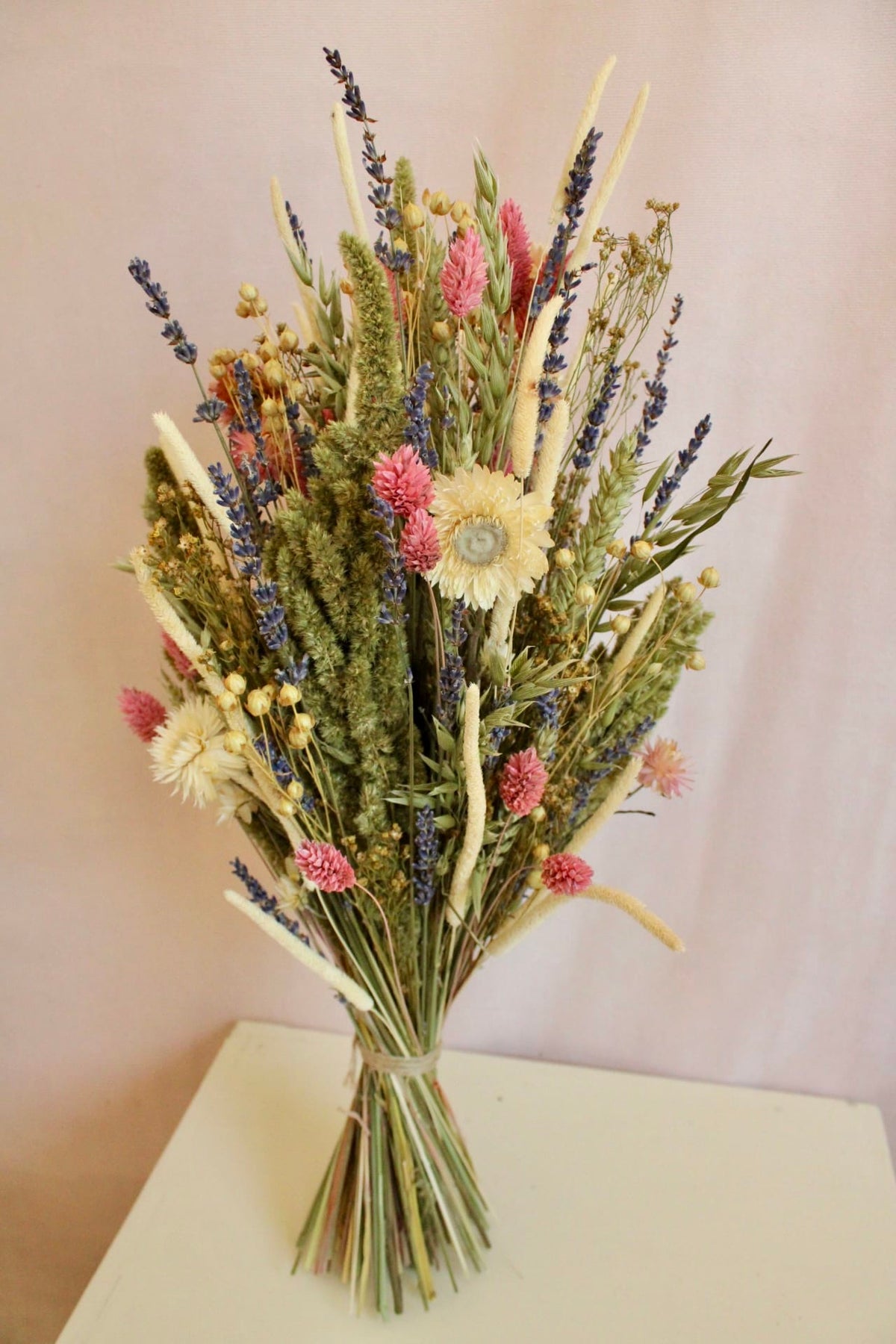 Vasenglück Trockenblumen Trockenblumenstrauss „No. 140“ in Rosa & Creme mit Lavendel & Strohblumen