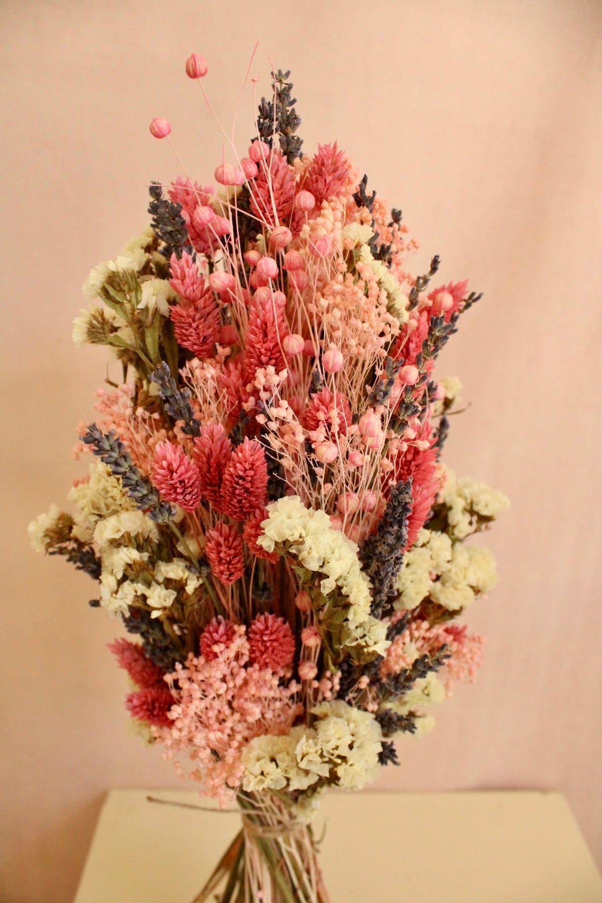 Vasenglück Trockenblumen Trockenblumenstrauss „No. 141“ in Rosa & Creme mit Lavendel & Strandflieder