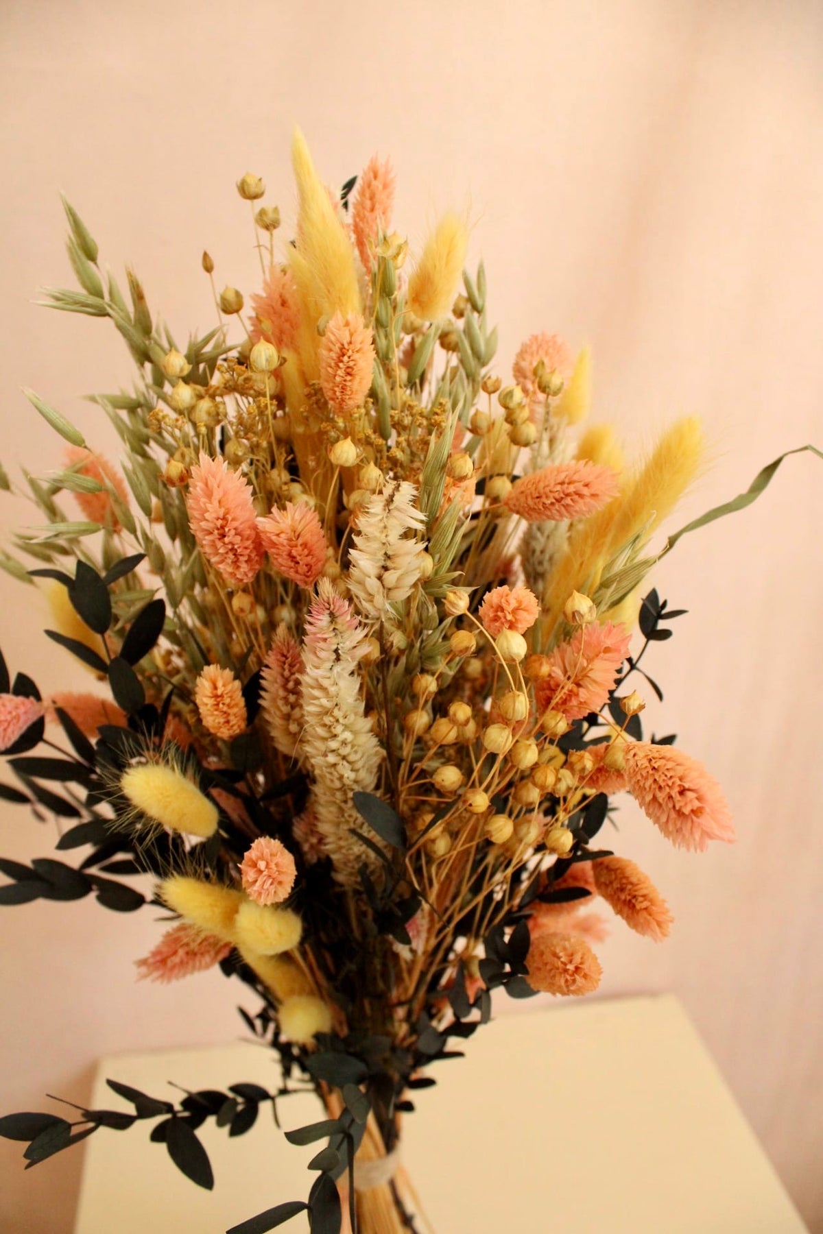 Vasenglück Trockenblumen Trockenblumenstrauss „No. 142“ in Grün & Gelb mit Eukalyptus