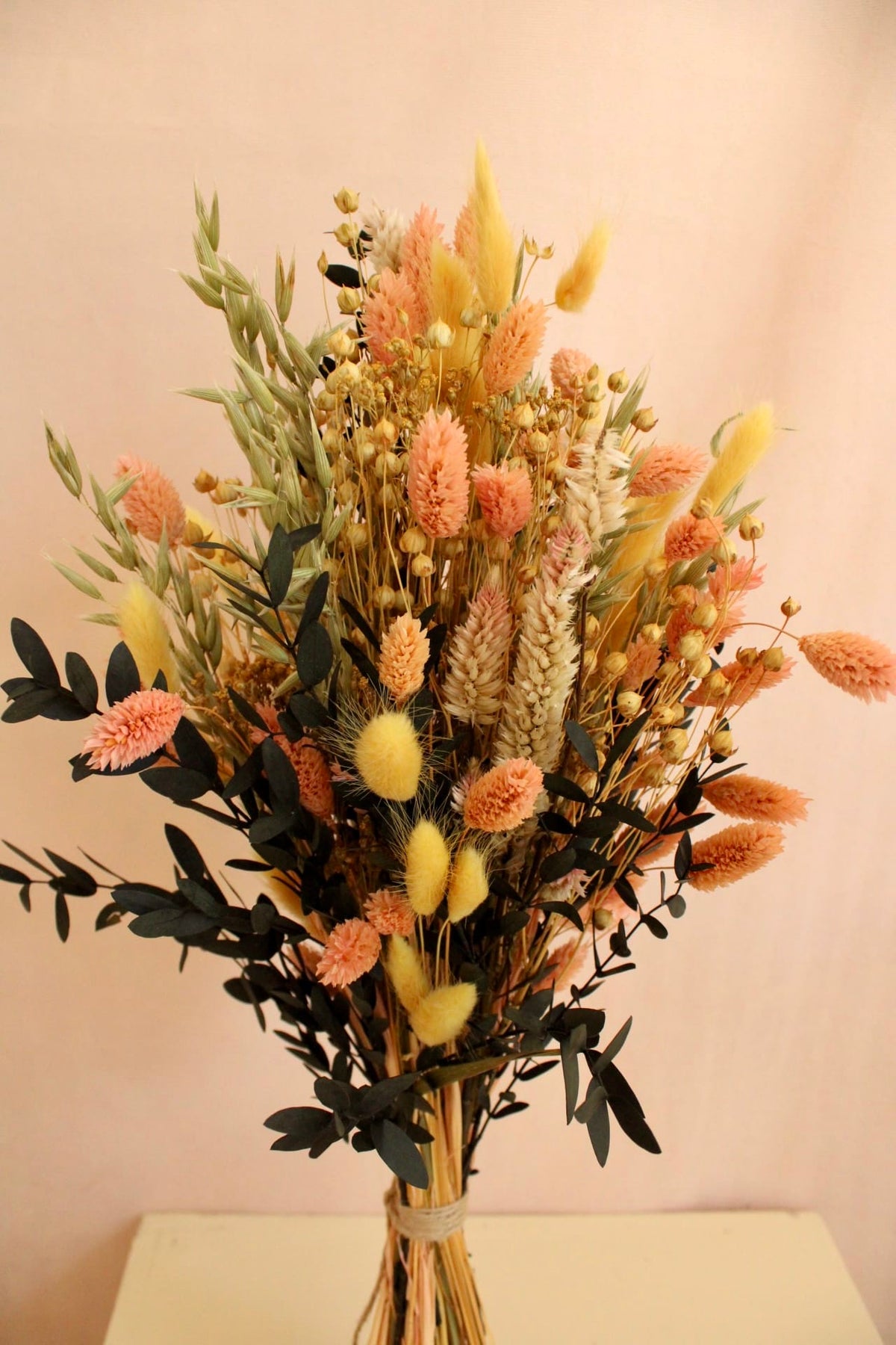 Vasenglück Trockenblumen Trockenblumenstrauss „No. 142“ in Grün & Gelb mit Eukalyptus