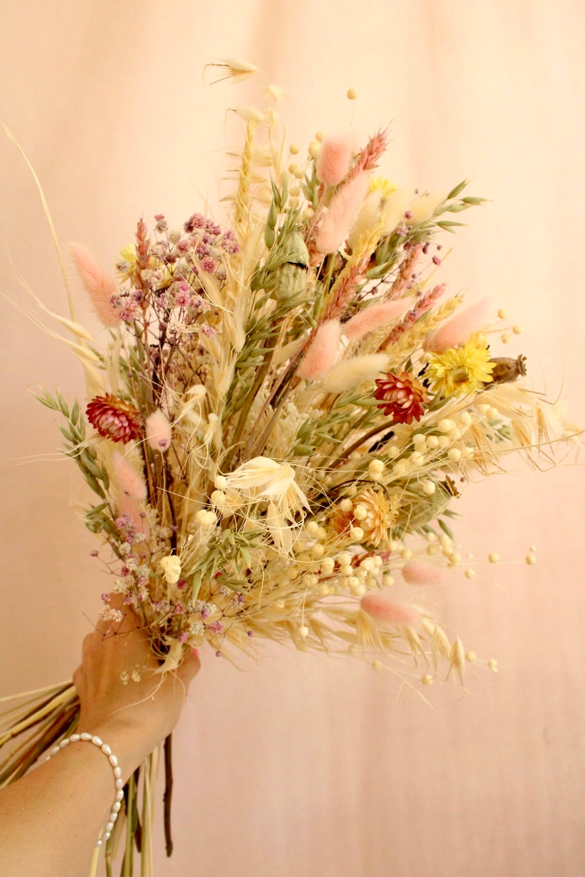 Vasenglück Trockenblumen Trockenblumenstrauss „No. 151“ Pastell Rosa & Gelb mit Strohblumen & Mohnkapseln