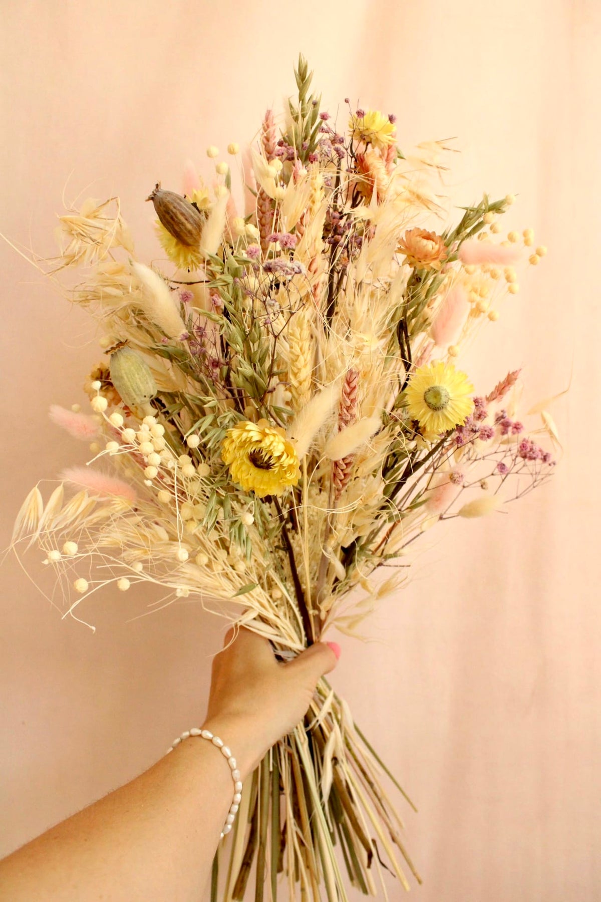 Vasenglück Trockenblumen Trockenblumenstrauss „No. 151“ Pastell Rosa & Gelb mit Strohblumen & Mohnkapseln
