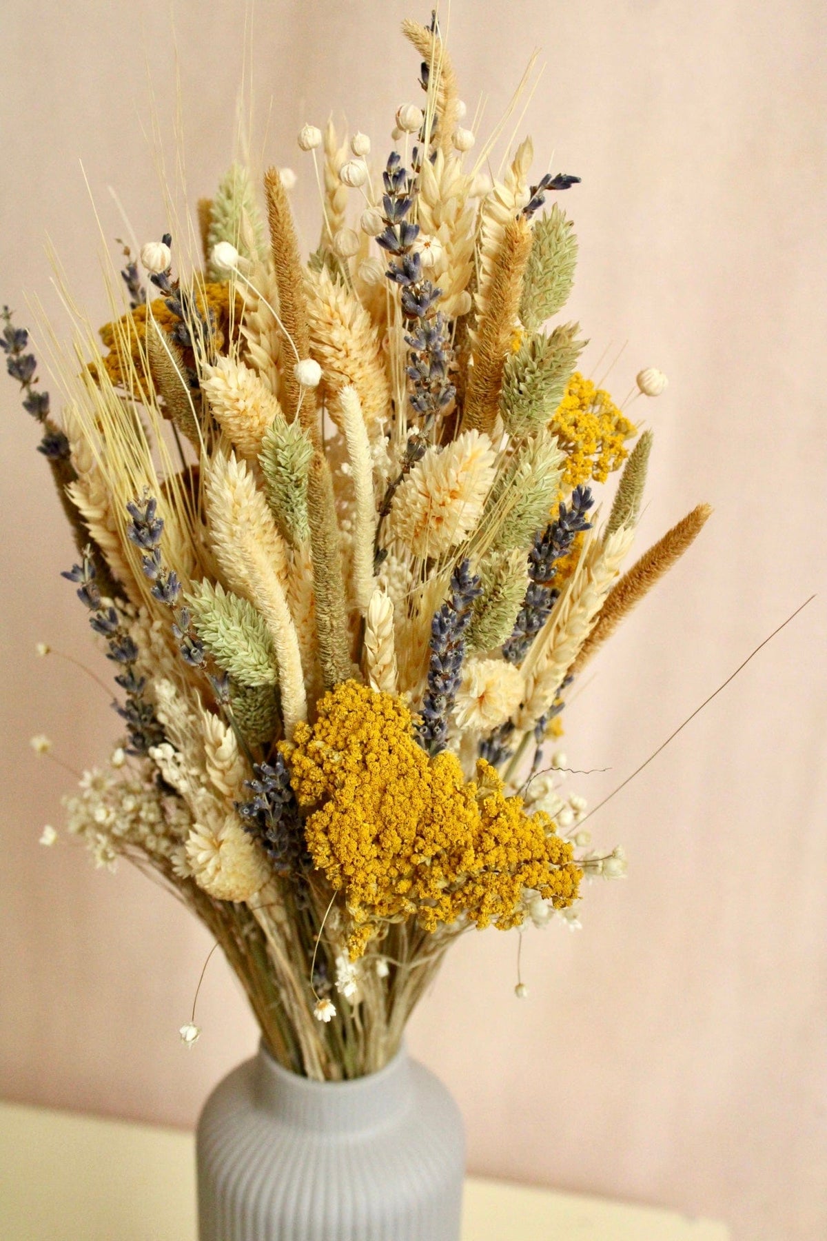 Vasenglück Trockenblumen Trockenblumenstrauss „No. 79“ Gelb mit Lavendel