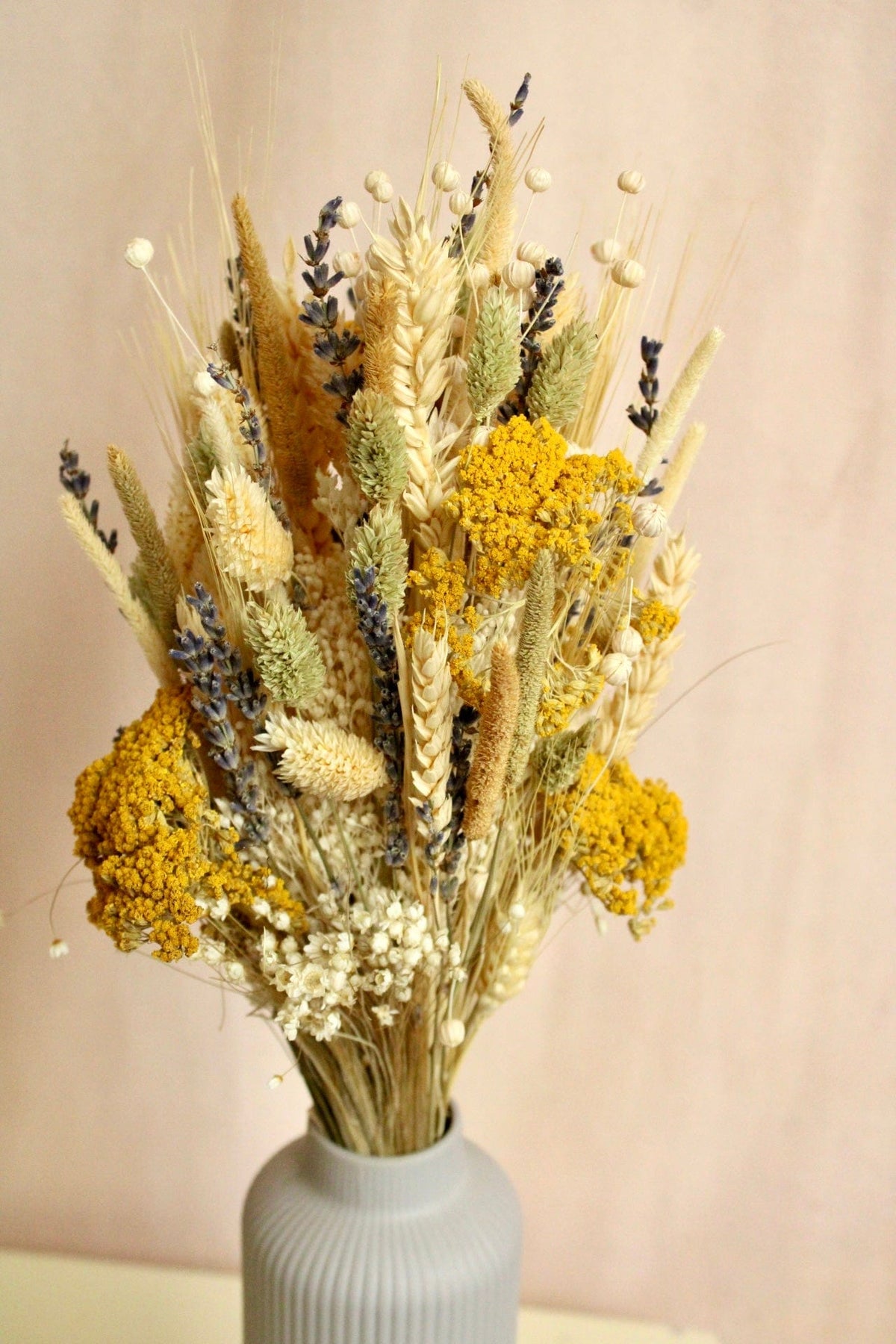 Vasenglück Trockenblumen Trockenblumenstrauss „No. 79“ Gelb mit Lavendel