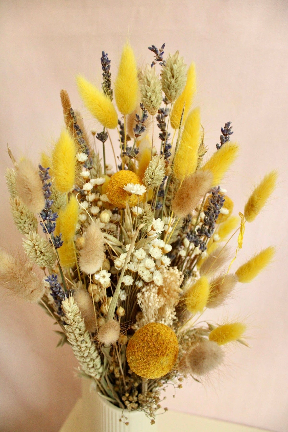 Vasenglück Trockenblumen Trockenblumenstrauss „No. 8“ in Gelb mit Lavendel