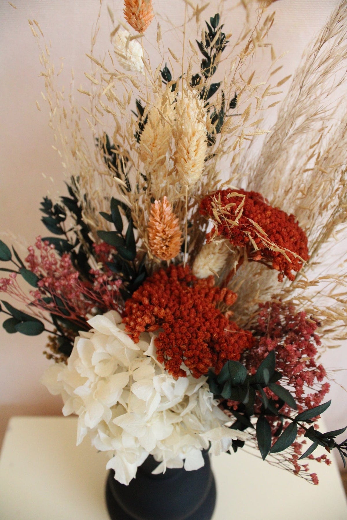 Vasenglück Trockenblumen Trockenblumenstrauss „No. 81“ mit weißer Hortensie & Eukalyptus