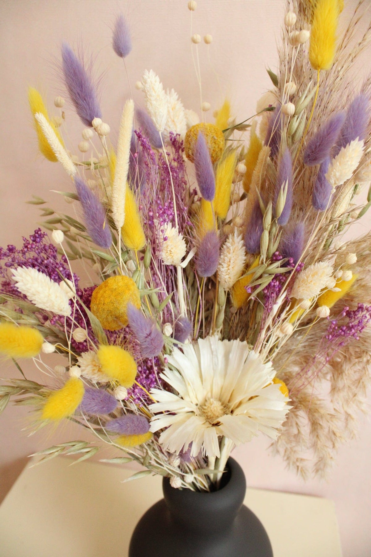 Vasenglück Trockenblumen Trockenblumenstrauss „No. 82“ in Lila, Gelb & Creme