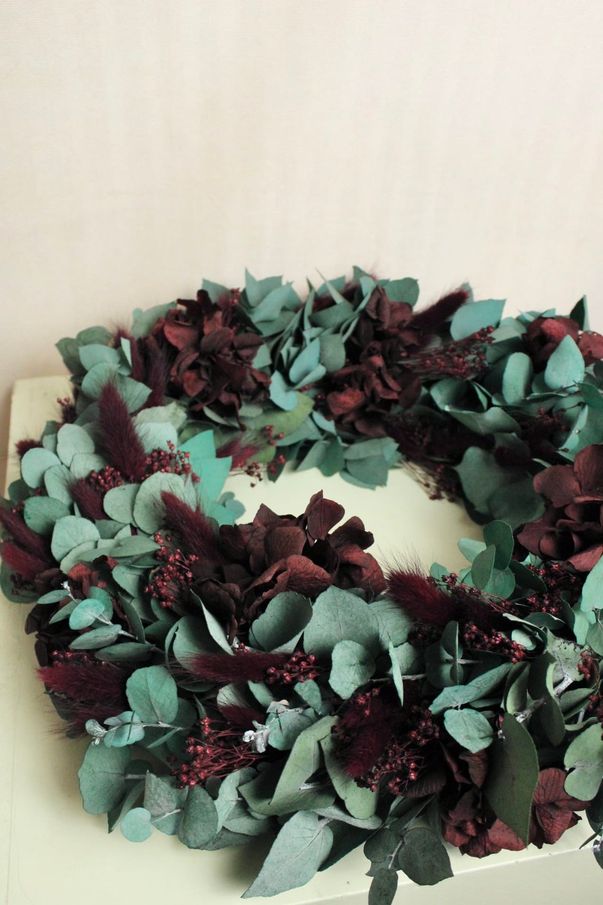 Vasenglück Trockenblumenkranz PRE-ORDER | Adventskranz Trockenblumen | Eukalyptus Hortensien Dunkelrot