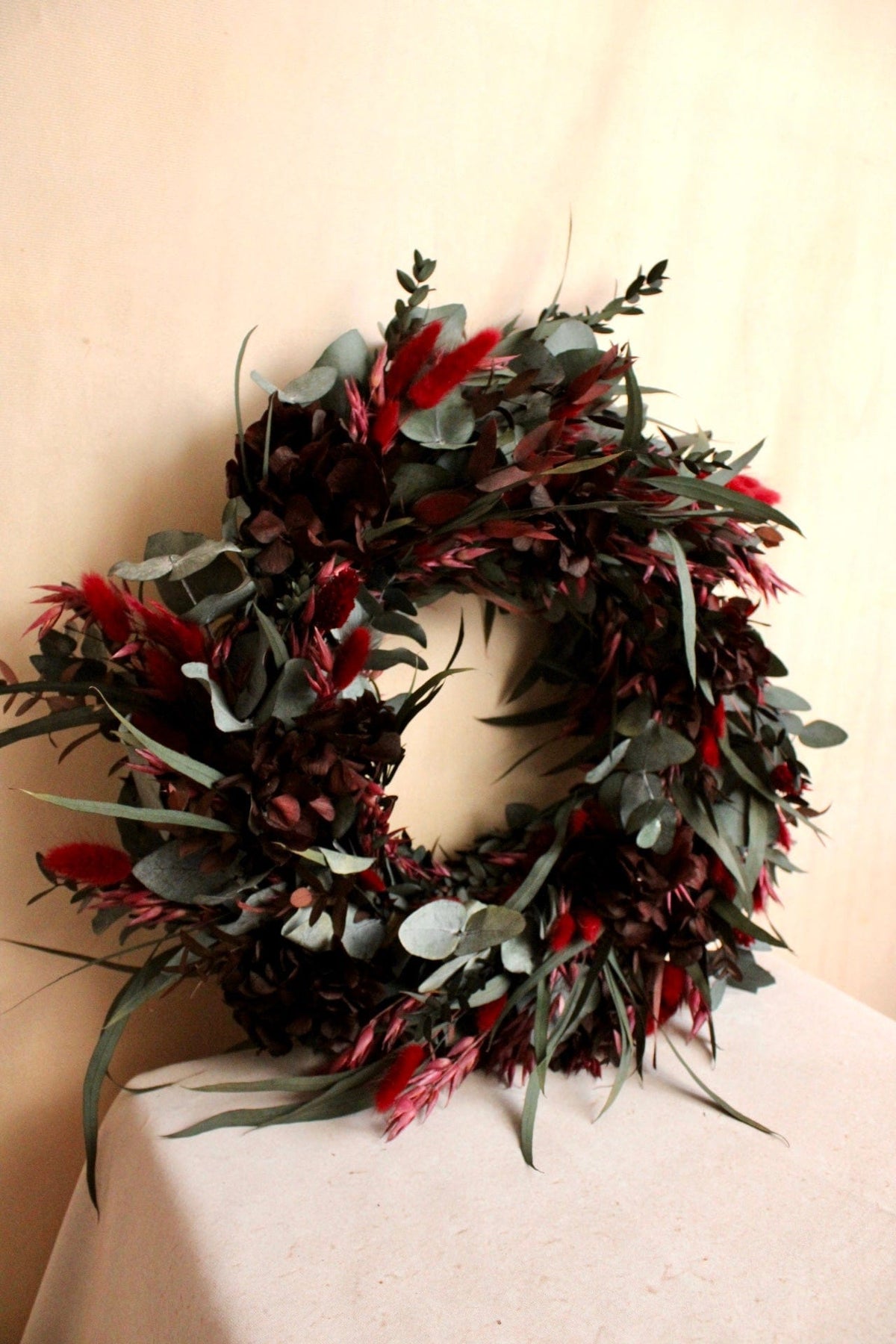 Vasenglück Trockenblumenkranz Ohne Kerzenhalter + Kerzen PRE-ORDER | Adventskranz Trockenblumen | Eukalyptus Hortensien Dunkelrot