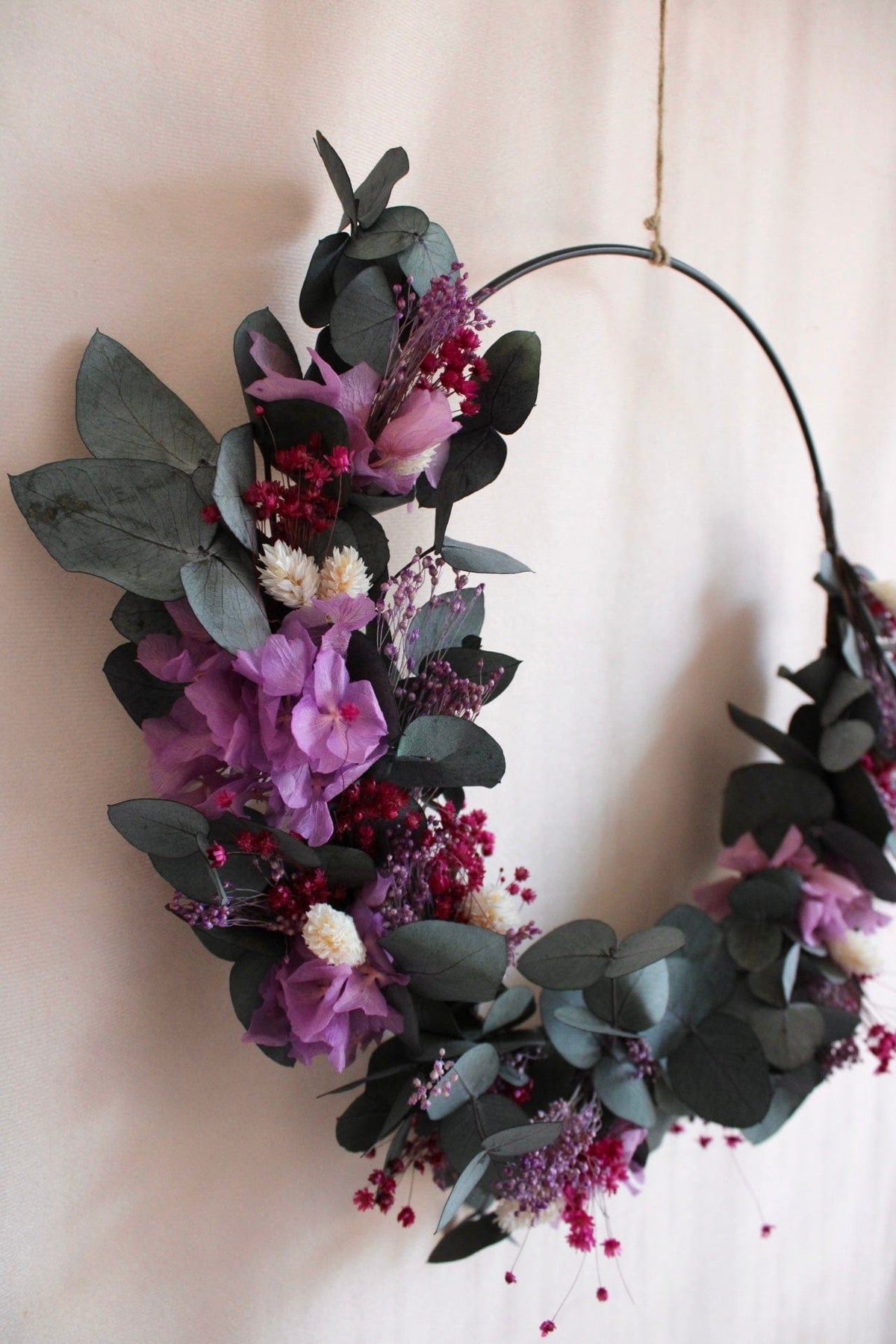 Vasenglück Trockenblumenkranz Trockenblumenkranz am Metallring | Flower Hoop | 30cm | Eukalyptus & Hortensien