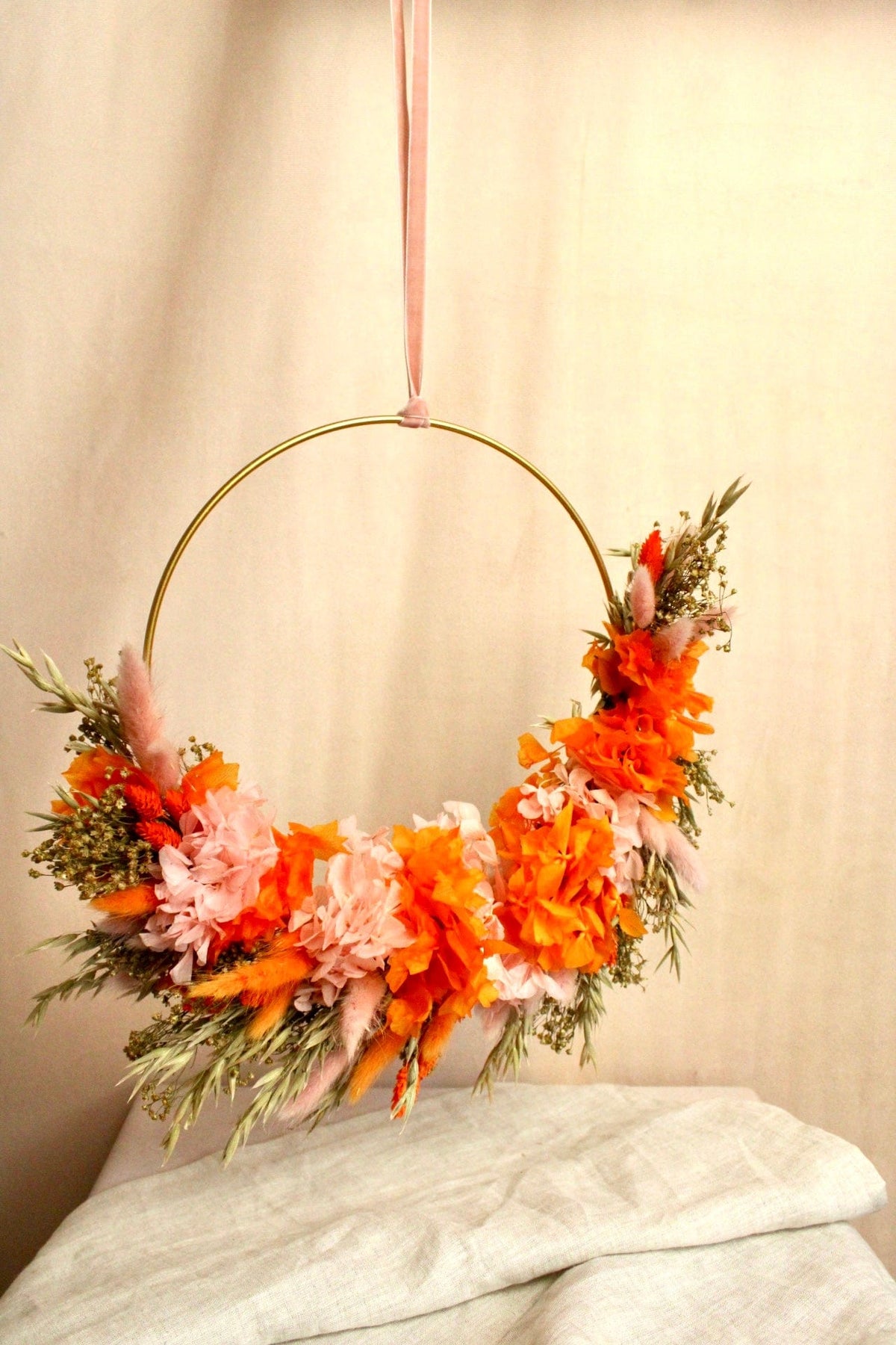 Vasenglück Trockenblumenkranz Trockenblumenkranz am Metallring | Flower Hoop | 30cm | Hortensien Rosa & Orange