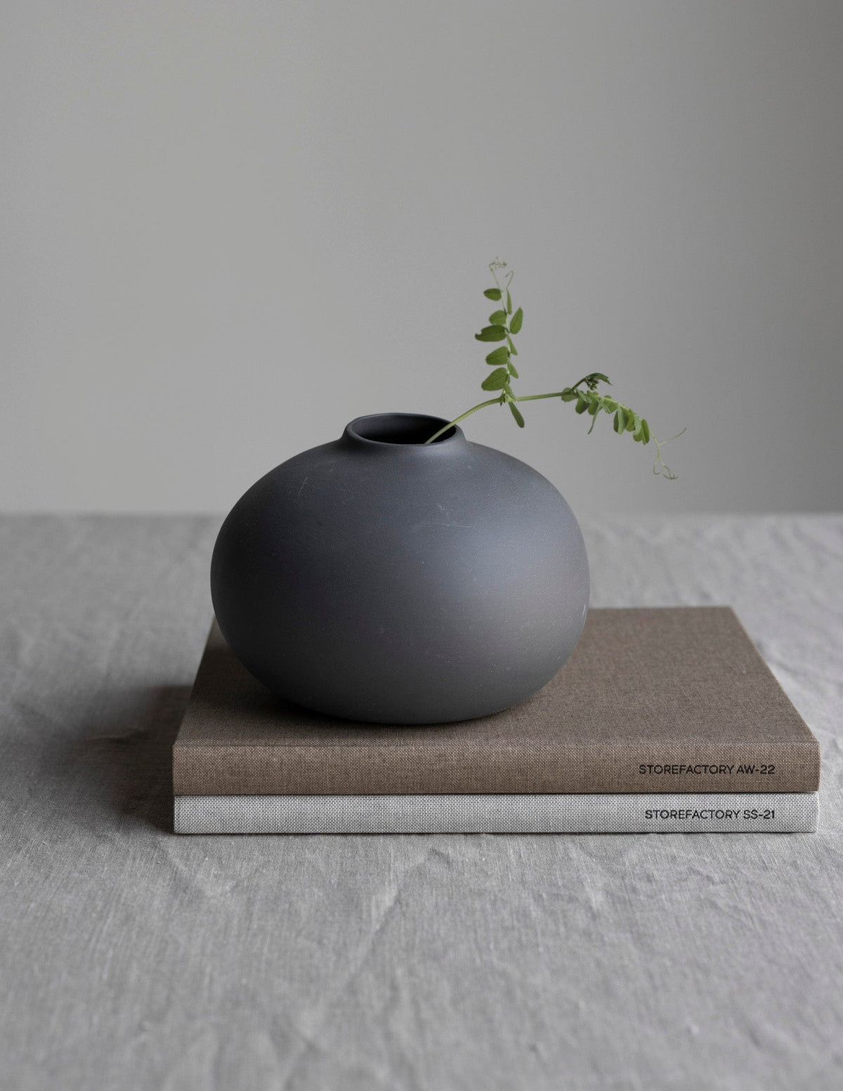 Storefactory Vase Vase | Källa Rund | Dunkelgrau