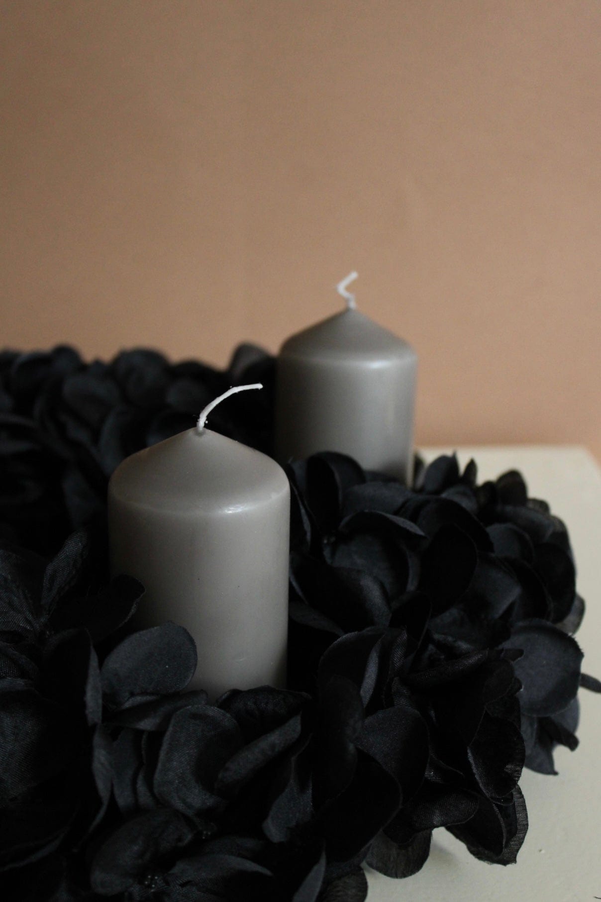 Moderner Adventskranz Metall Schwarz - Kerzenhalter Für 4 Stumpenkerzen | Weihnachtsdeko 30cm Tischkranz